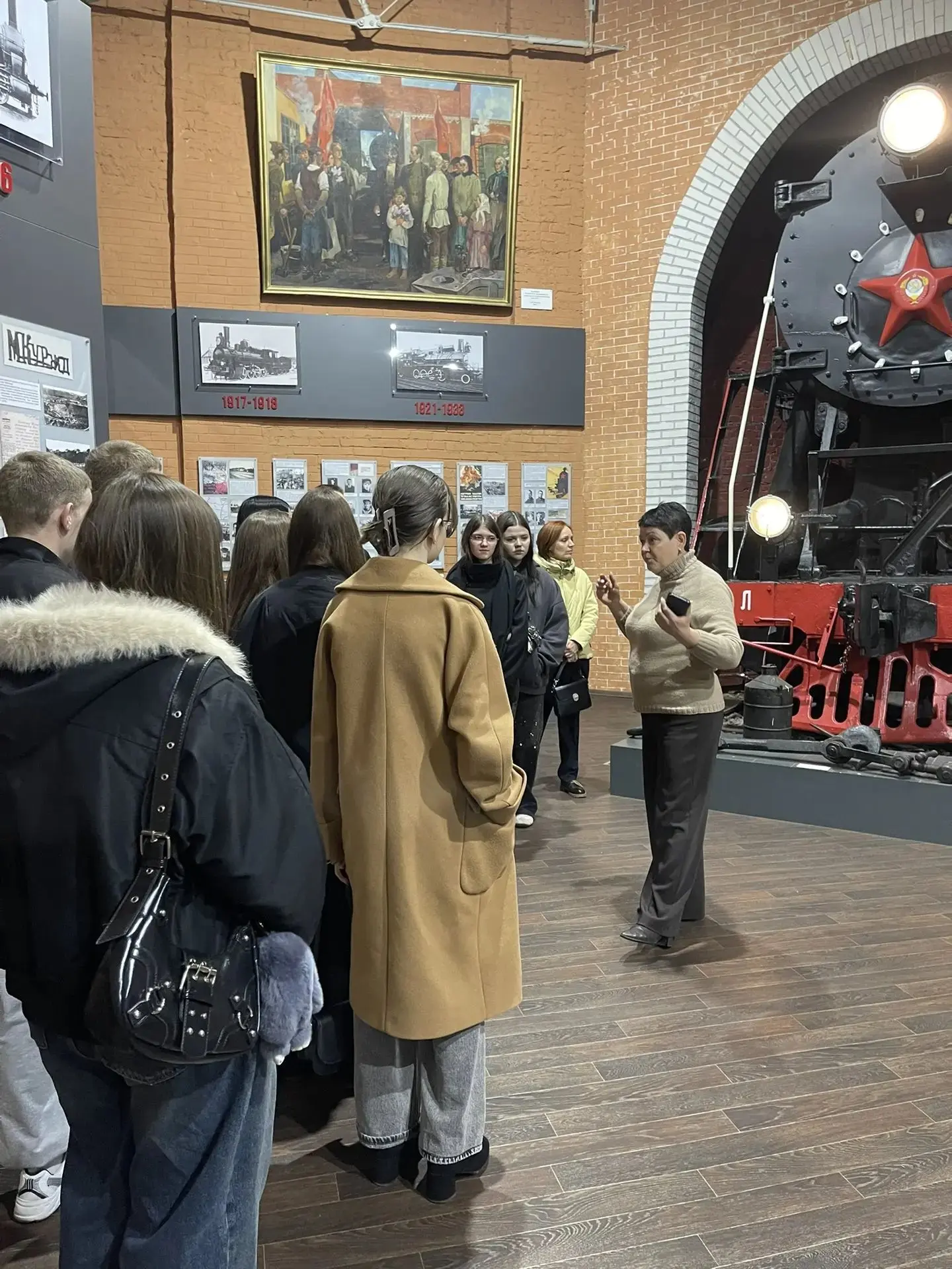 Девятиклассники МКОУ "Глушковская средняя общеобразовательная школа"с кл. рук. Куценко ...