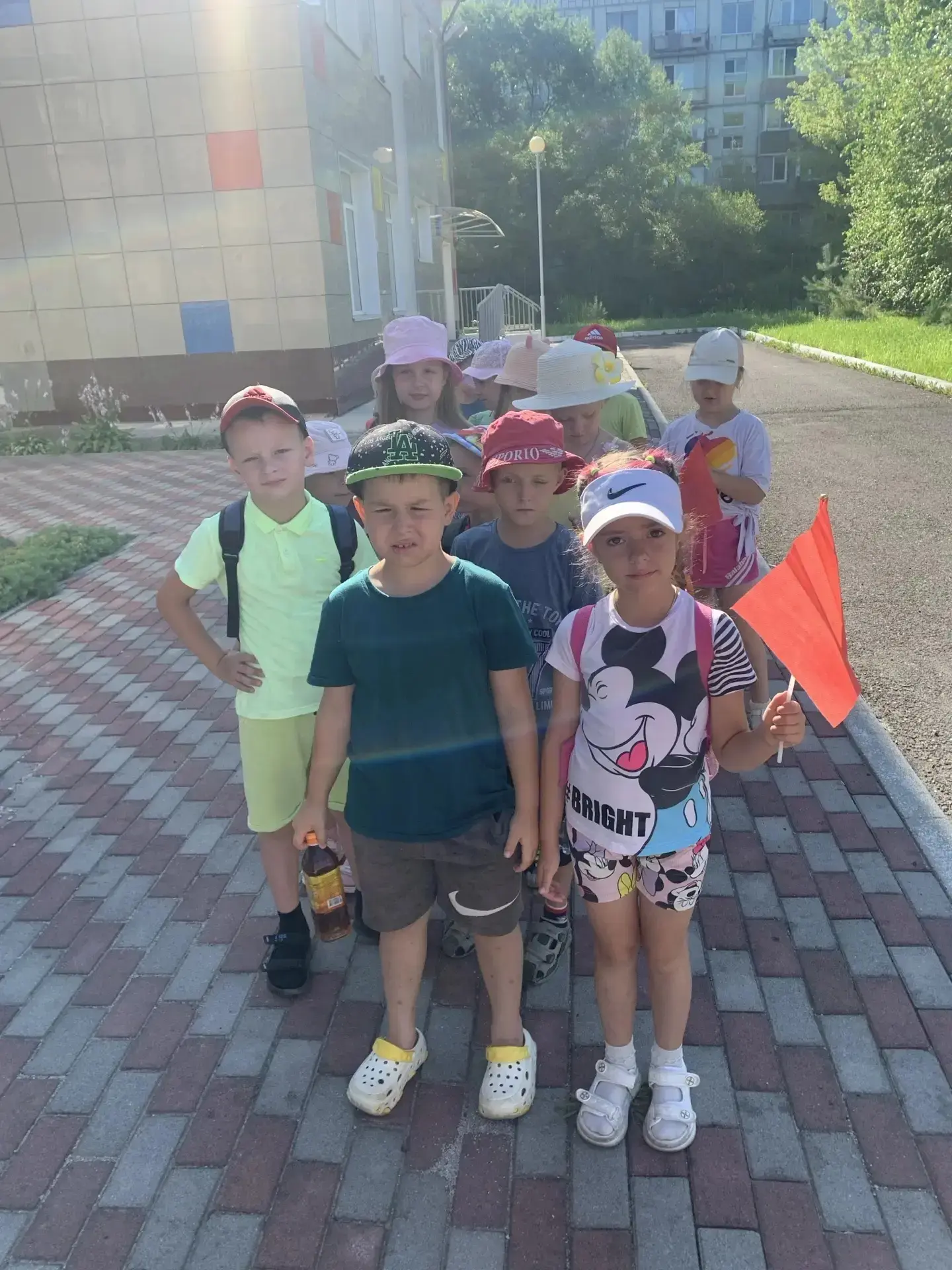 Как мы с классом в прошлое ходили! 
На днях наш пришкольный лагерь превратился в настоящую машину вр