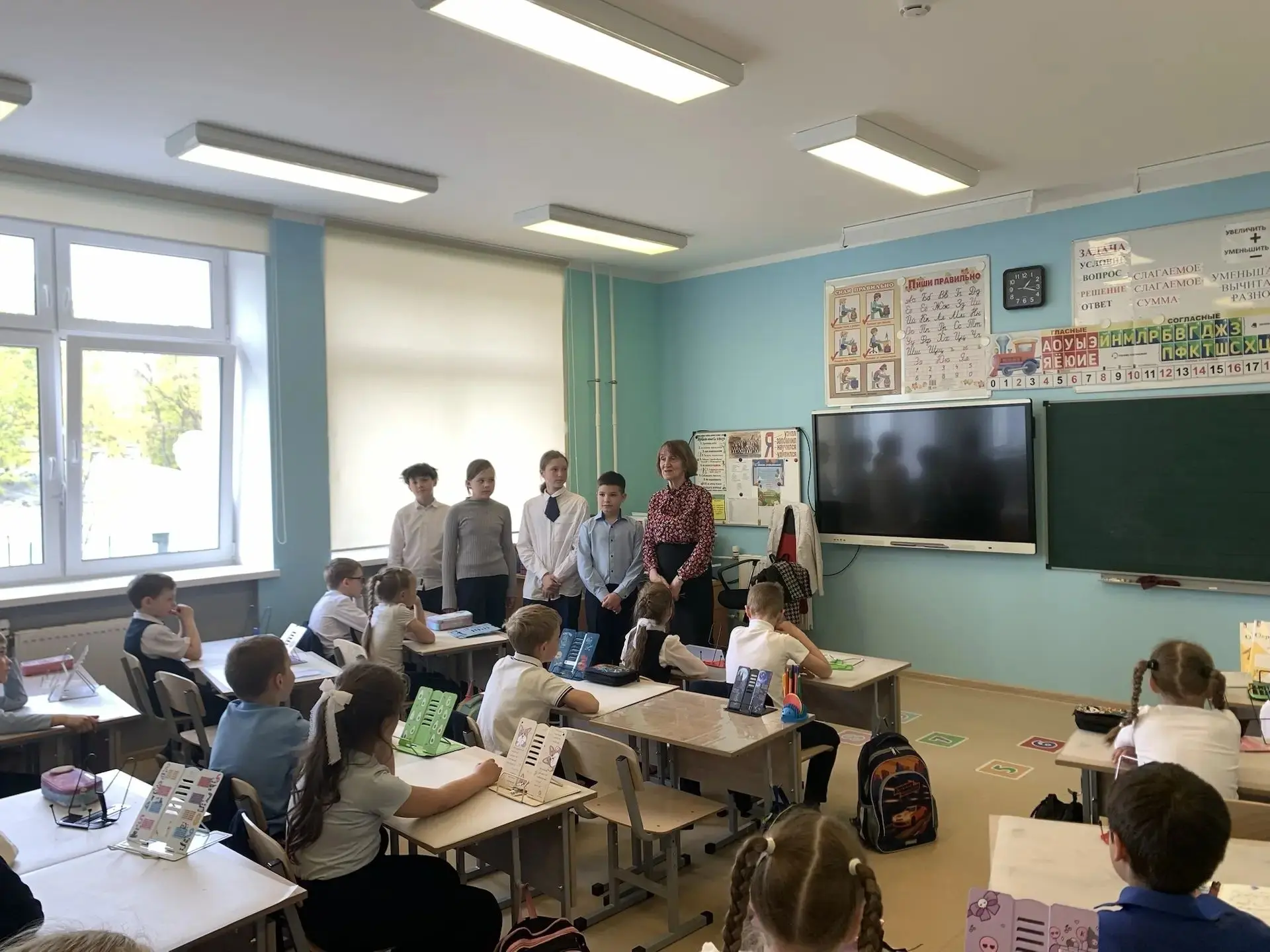 «Старшие — младшим: делимся знаниями и опытом»   Ученики отряда ЮИД  5Б класса  гимназии навестили с