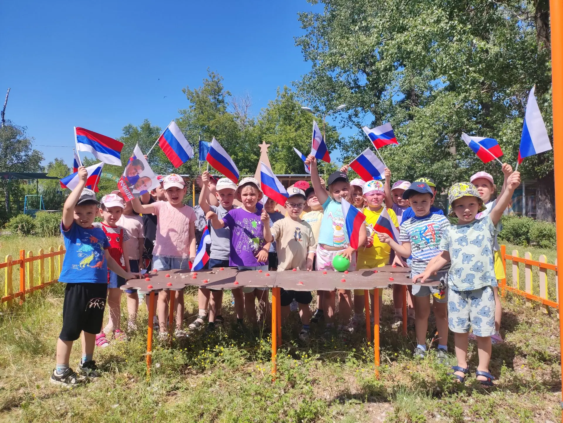 ❗В  преддверии  Дня  России в нашем детском саду  были  проведены  познавательные мероприятия, посвя