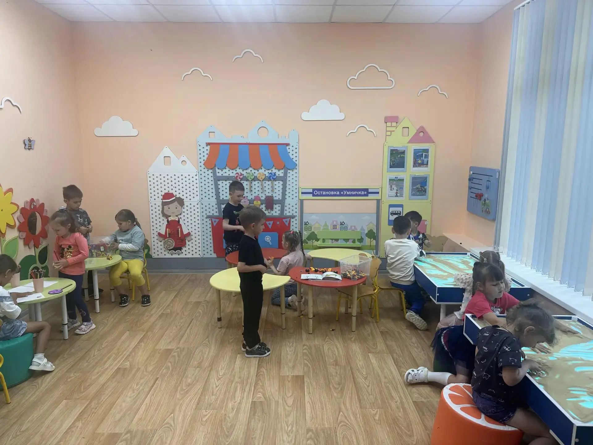 Развивающая комната в детском саду — это специально оборудованное пространство, где с п...