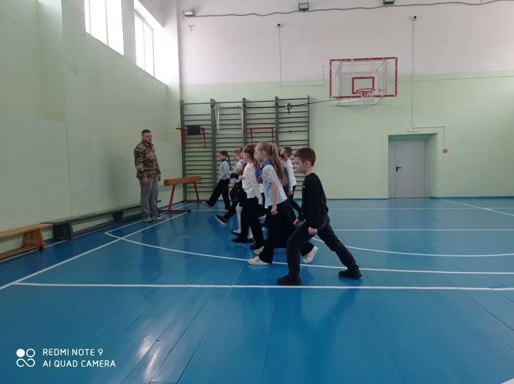 🌟🎉 В нашей школе продолжается захватывающая подготовка к военно-спортивной игре "Зарница 2.0"! 💪🏽⚔️ 