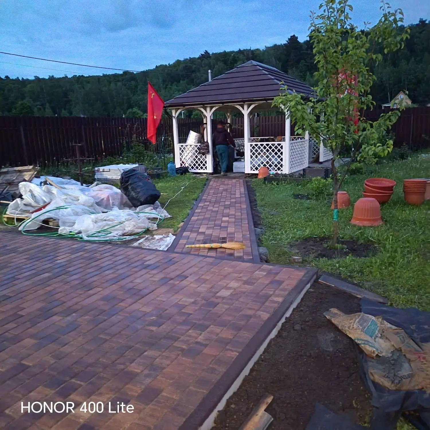 Парковка из брусчатки 60мм на бетонном основании 150мм, дорожки. пос. Десеновское г. Мо...