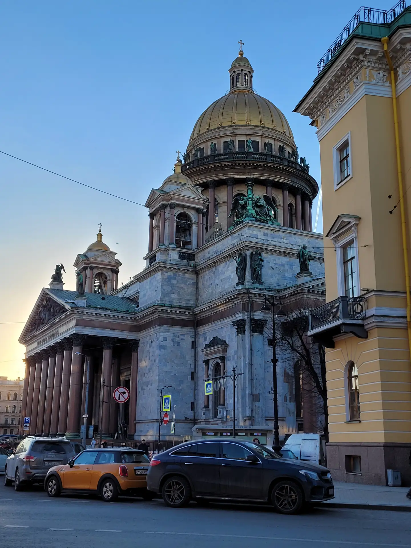Сентябрь в Петербурге - время, когда город особенно красив: ещё тепло, но уже нет летне...