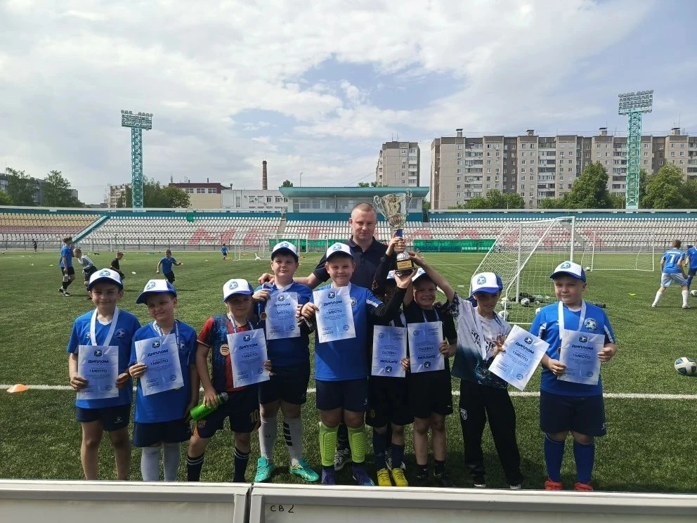 🏆 ПОЗДРАВЛЯЕМ 🏆   В воскресенье, 17 мая, учащиеся 2016–2017 годов рождения нашей школы провели насыщ