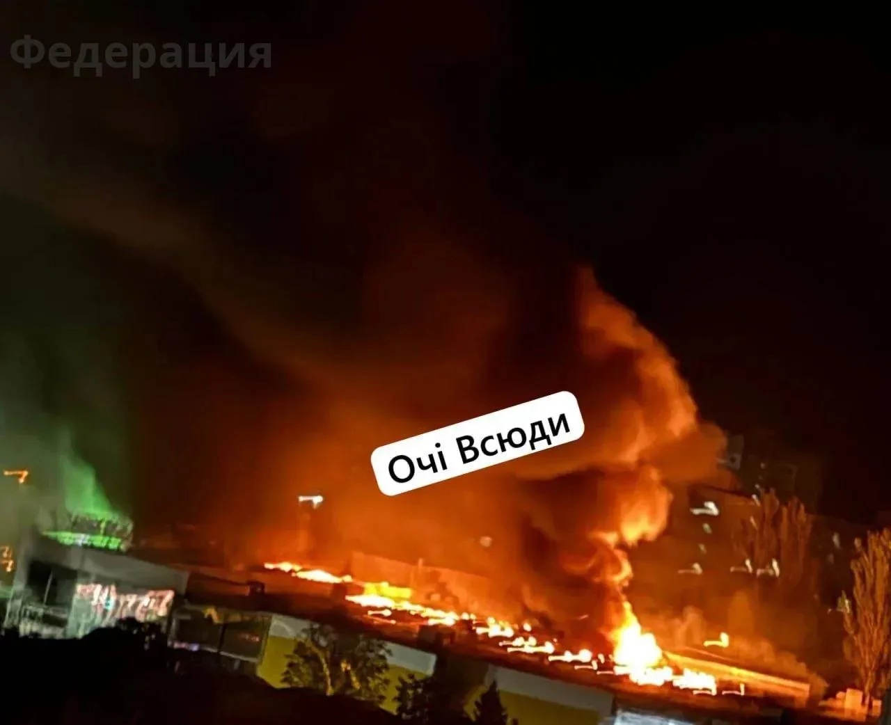 🇷🇺🚀Только что БПЛА прилетел  по торговому центру "Амстор" в Запорожье, - местные СМИ...