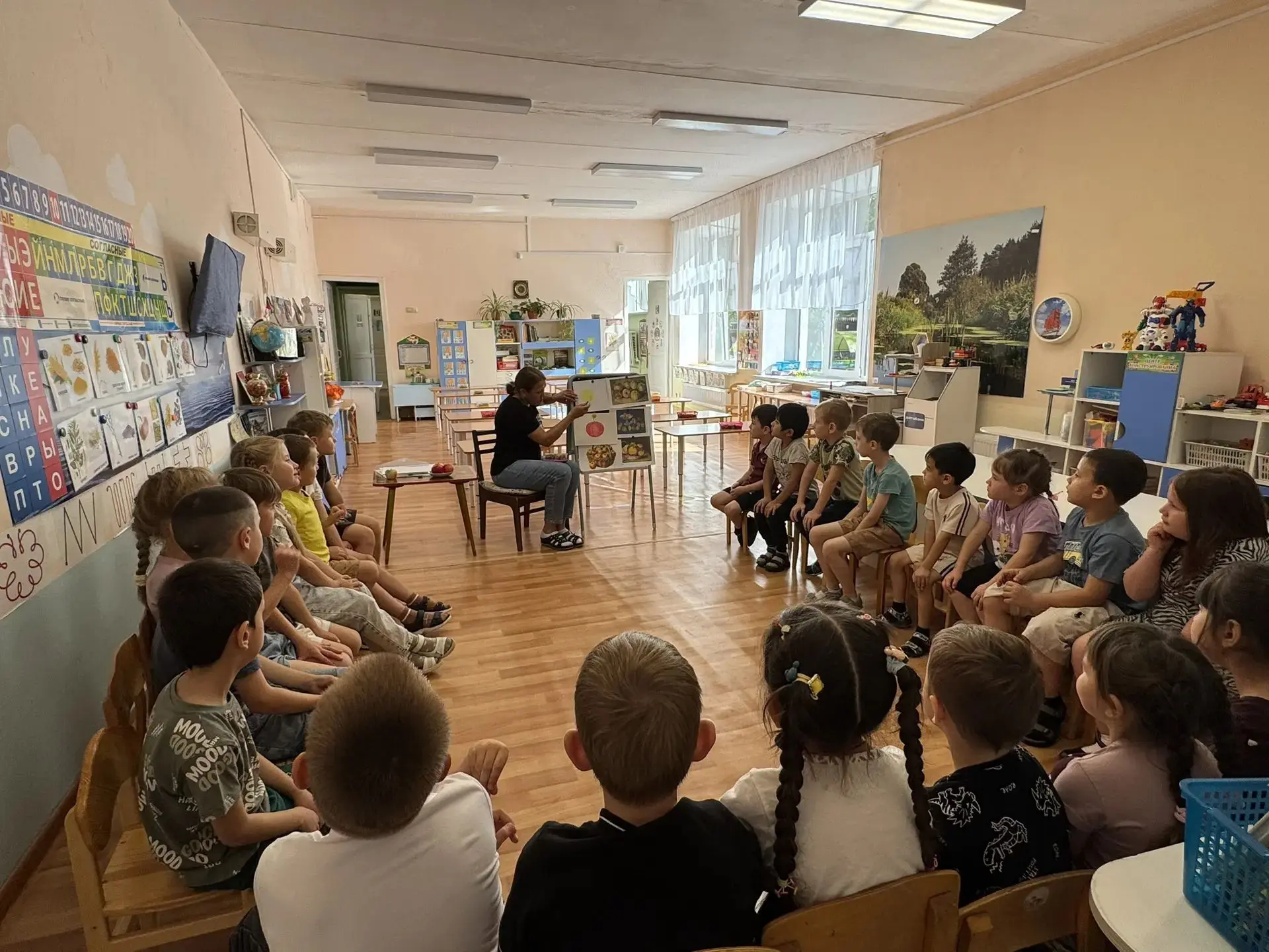 Яблочный спас в группе Одуванчик: ароматные краски и настоящие открытия!