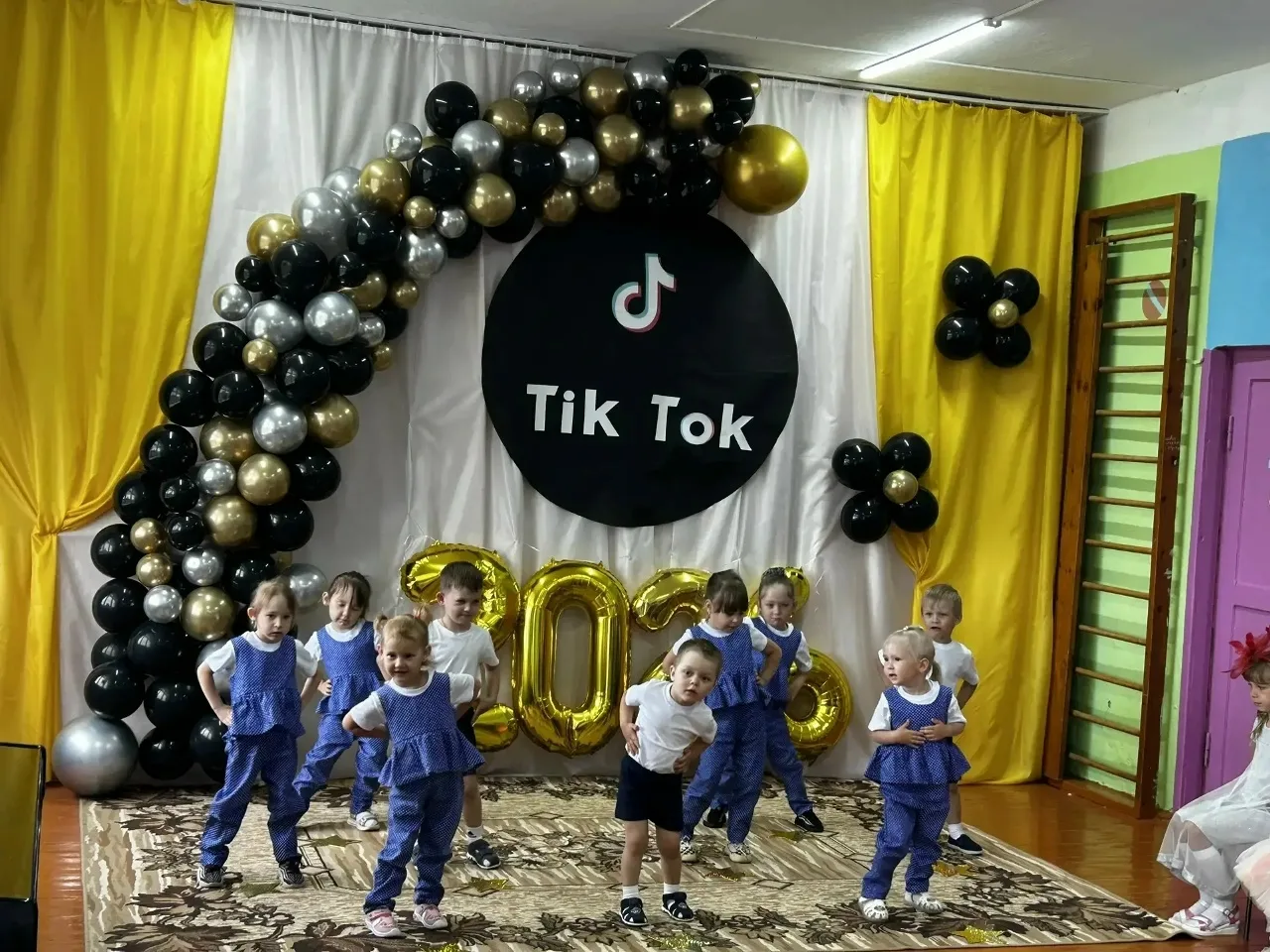 29 мая в Чувашковском детском саду прошёл выпускной "Звезды  Tik  - Tokа!