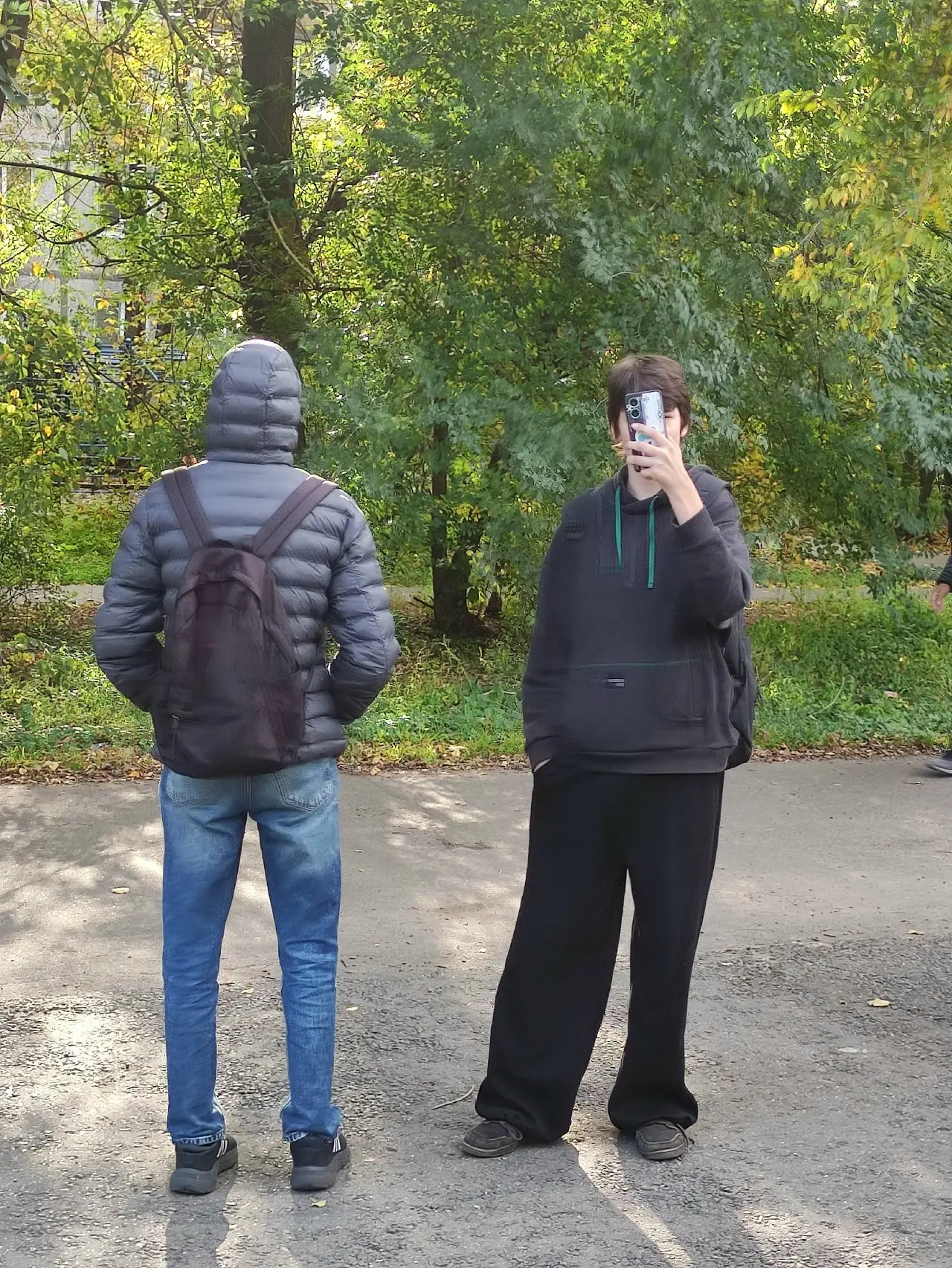 Родители данных сопляков. Научите своих детей уважительно относится к старшим. На 28 ма...