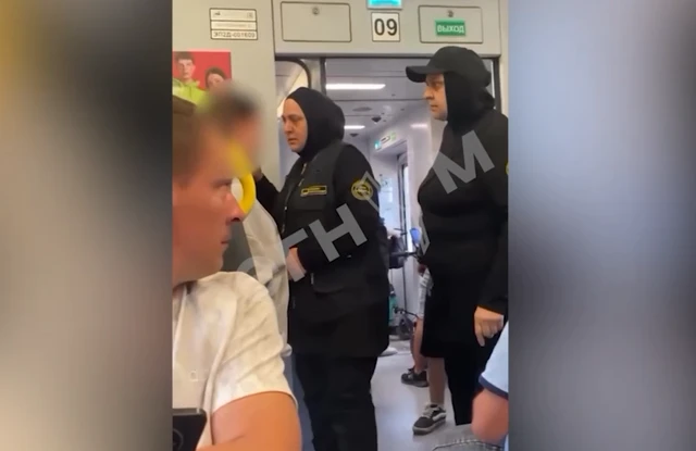 Мы получили ответ на запрос в Центральную пригородную пассажирскую компанию о внешнем виде сотрудниц