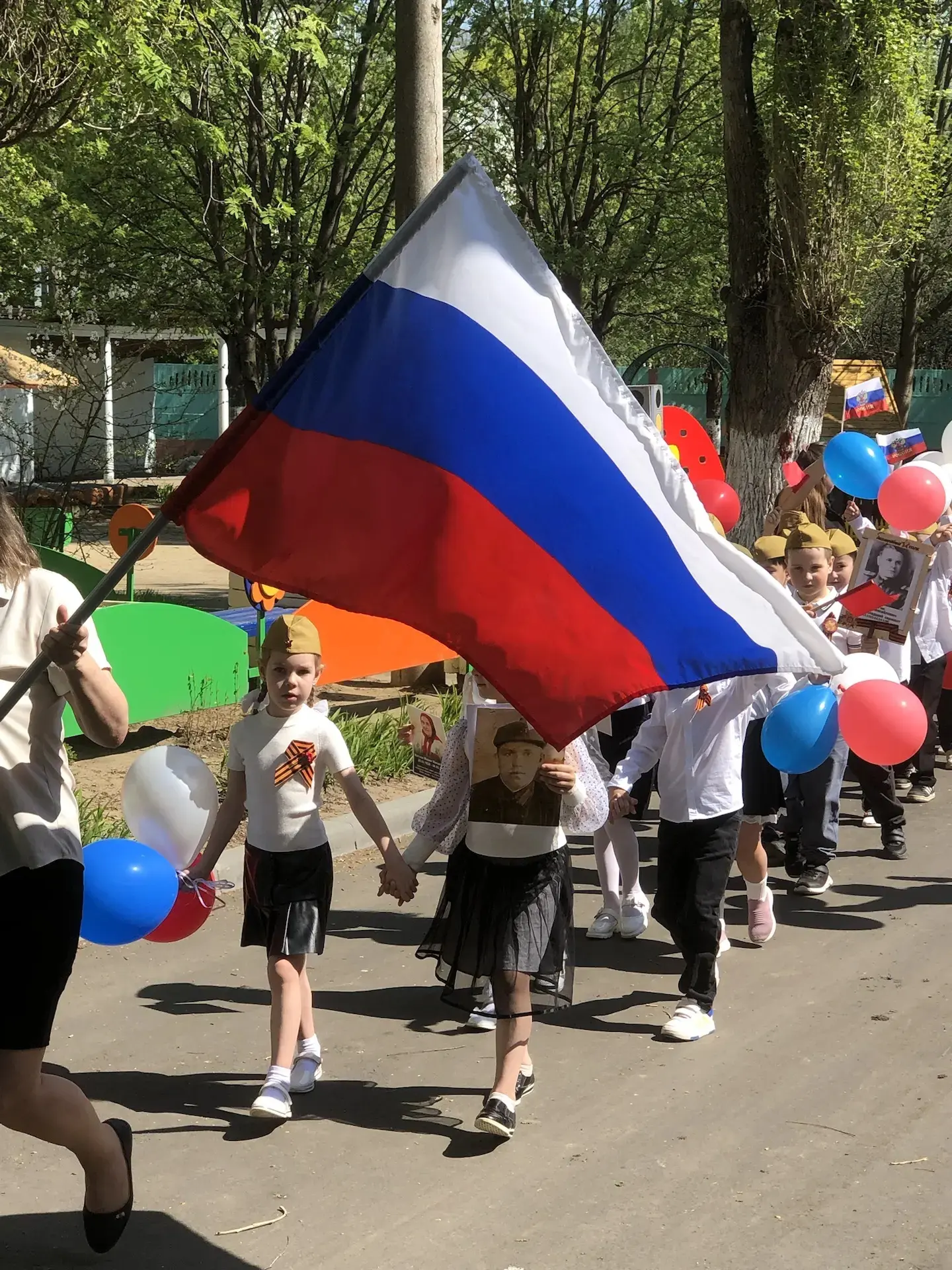 Вместе со всей страной наш детский сад празднует День Великой Победы над фашистскими за...