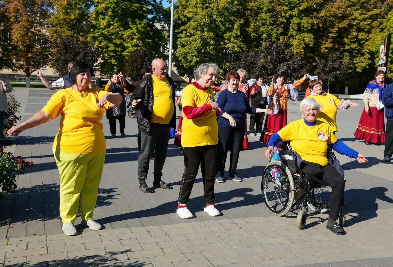 В Матвеевом Кургане праздник в честь Международного дня пожилого человека прошел по-осо...
