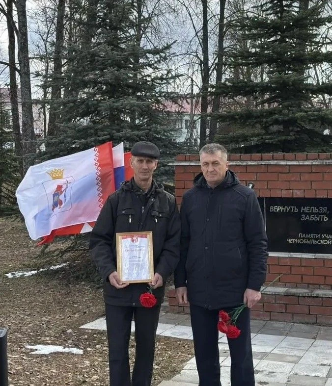 Сегодня в центральном парке Куженера прошёл торжественный митинг, посвящённый 40‑й годо...