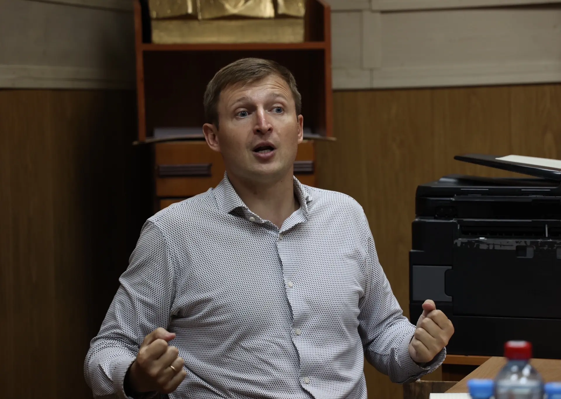 Илья Сумароков:

Президент приехал в Иркутск — и буквально за сутки бензин на заправках рухнул в цен