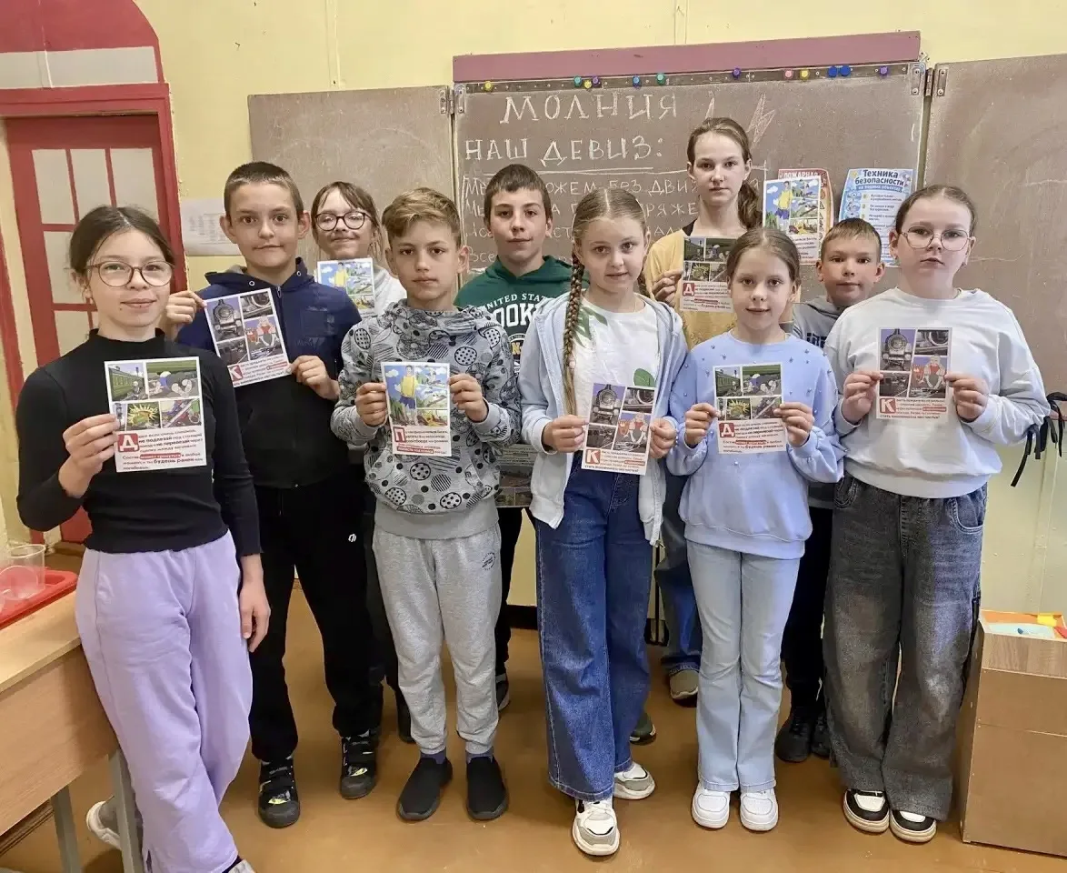 Шестнадцатый день в лагере «Страна детства»: космос, наука и море эмоций! 🌠

Привет, друзья! Делимс