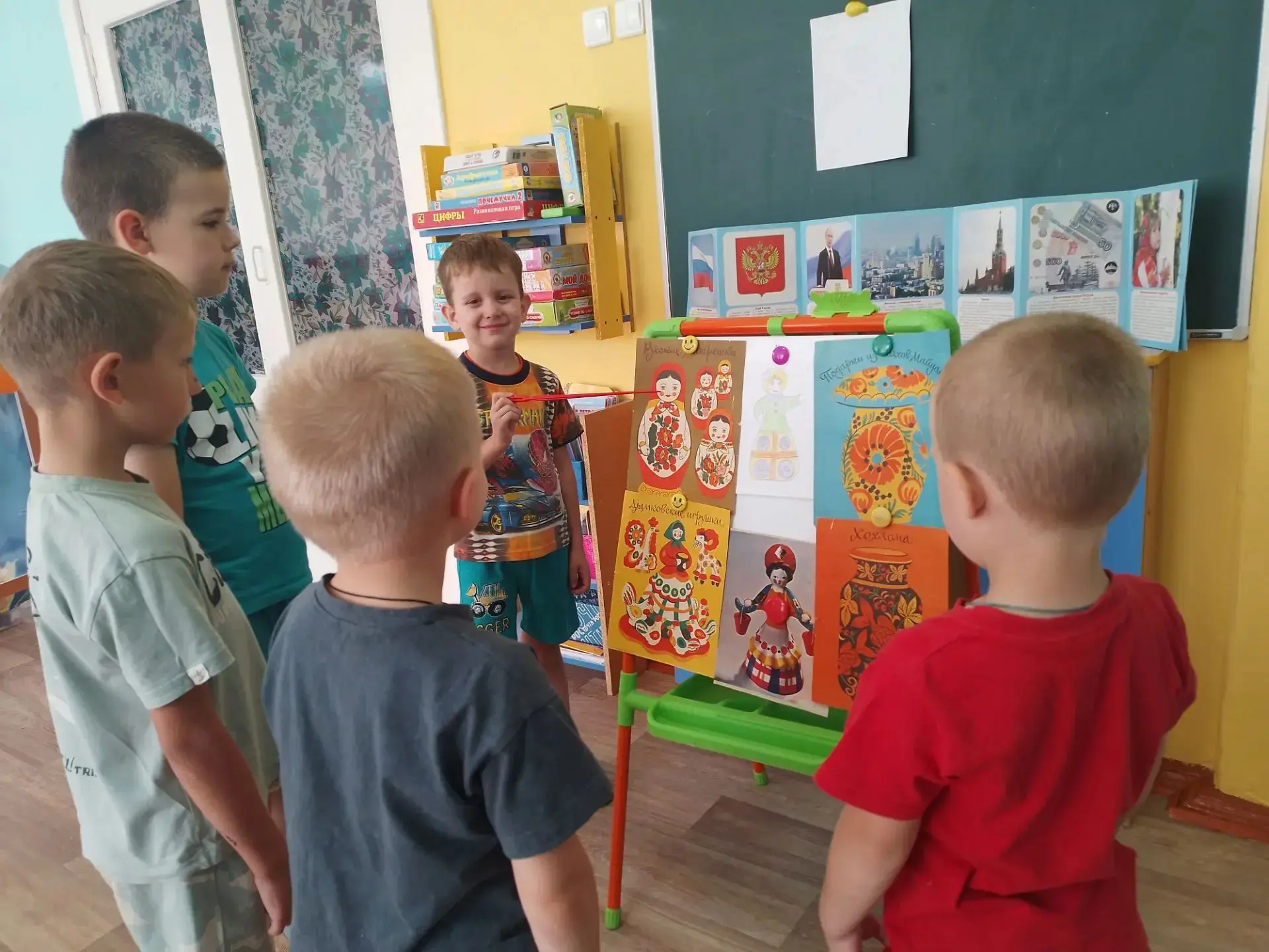 Сегодня наши ребята комбинированной группы "Солнышко" погрузились в удивительный мир ру...