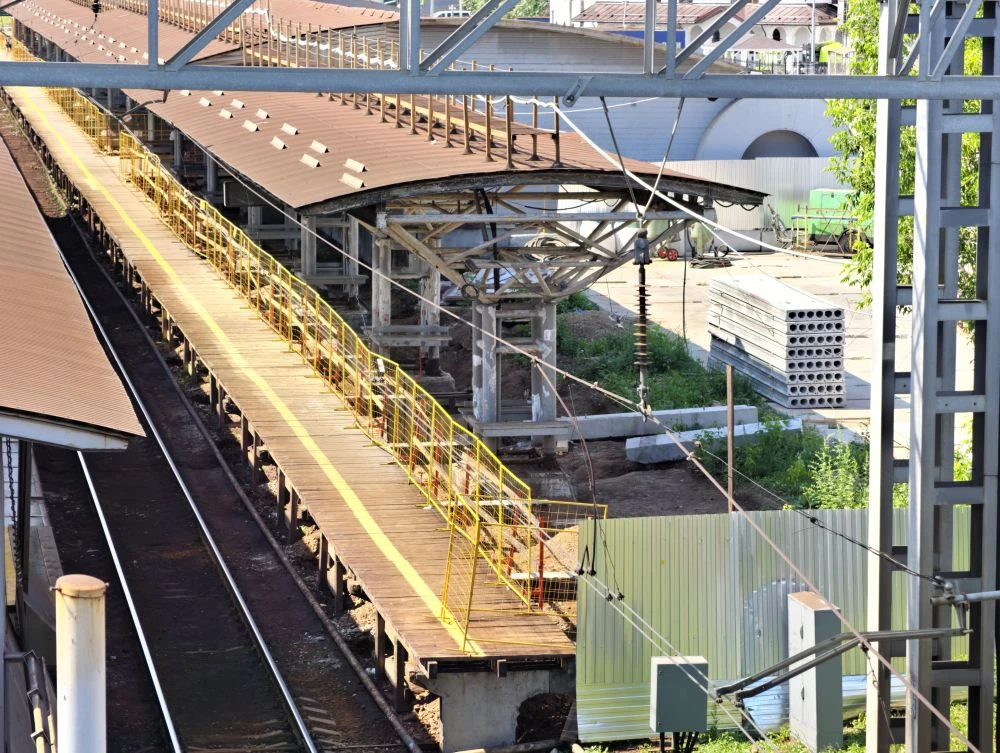 Реконструкция 🚊 станции «Лосиноостровская» Ярославского направления

Первая платформа практически п