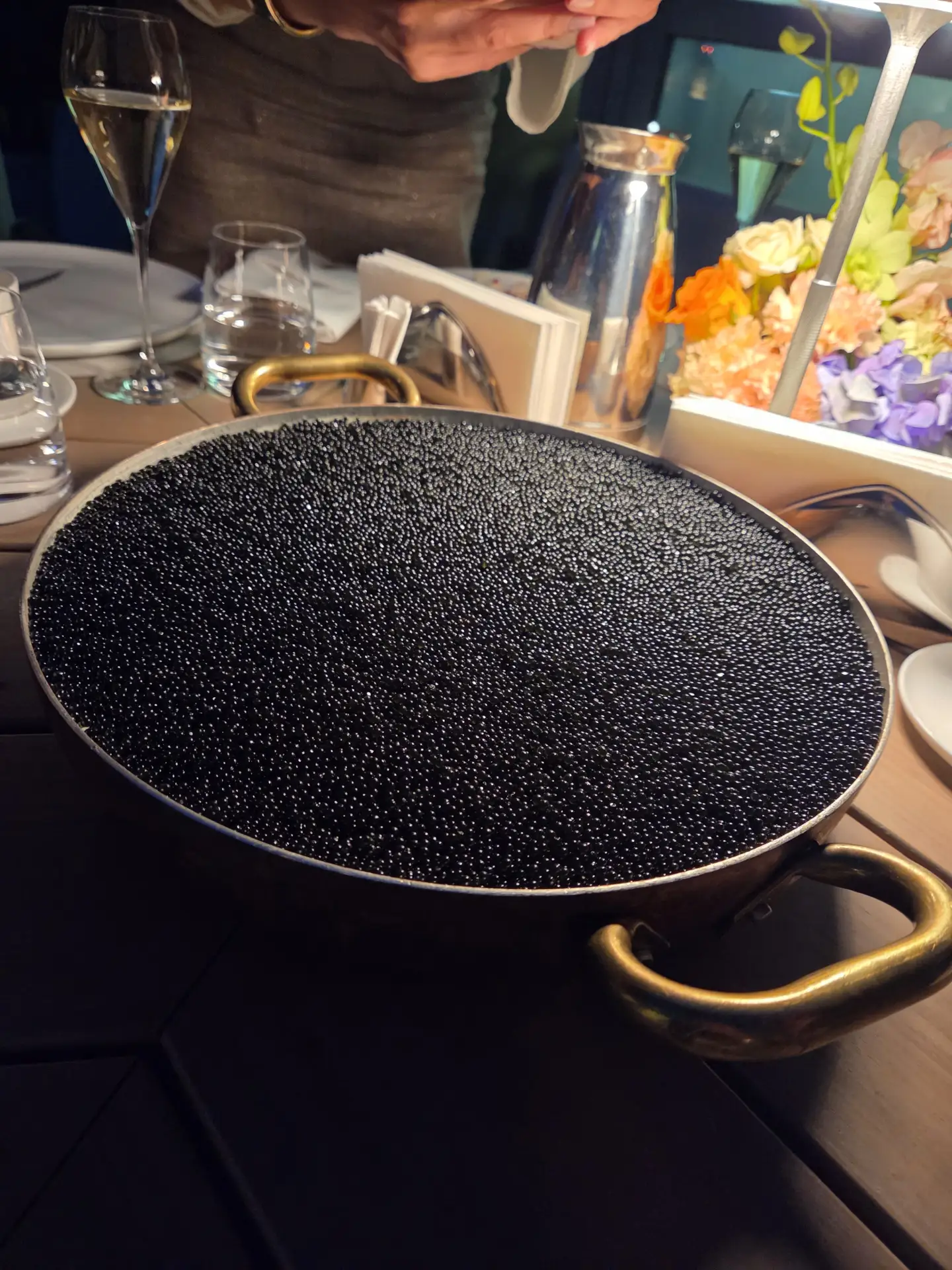 Еще немного будней редакции RR)

Открытие летней веранды «Сахалин» вчера: чан с черной икрой, ледяно