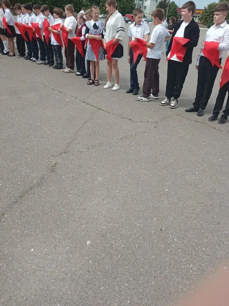 19 мая состоялся торжественный прием в пионеры учащихся  4 класса МКОУ «Новоаннинская г...