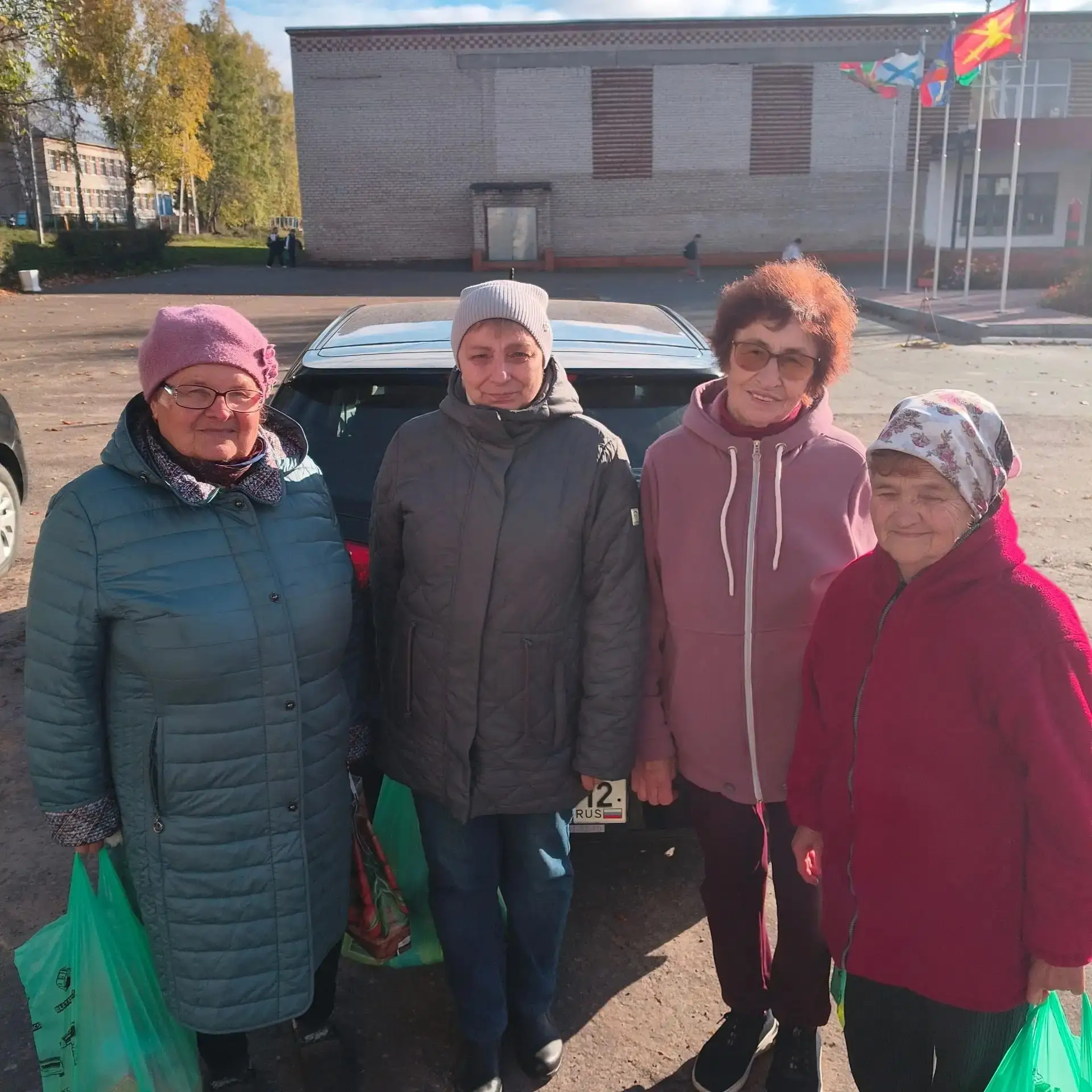 Сегодня компании ООО "ВодоканалСервис" и ООО "ИнвестКоммунСтрой" поздравили своих работ...