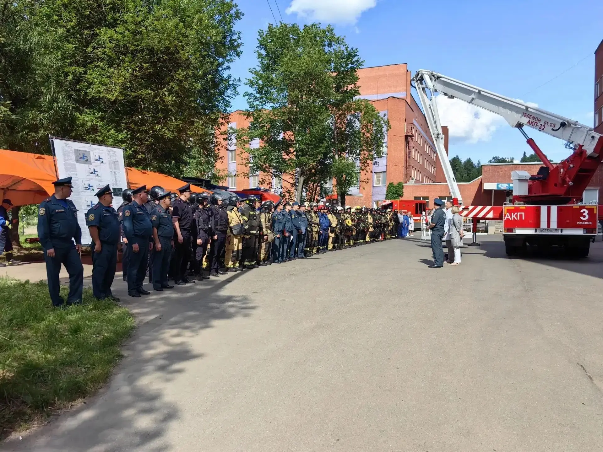 ✅ В Удмуртии завершён практический этап командно-штабных учений
Сегодня, 17 июня, на территории респ