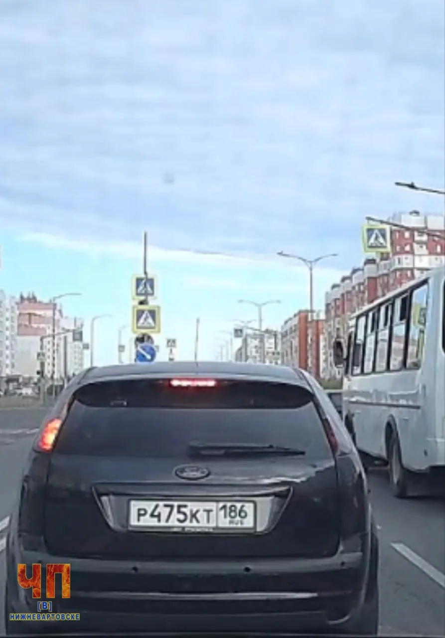 Чуть не устроил ДТП!!! Проезд на красный!!!