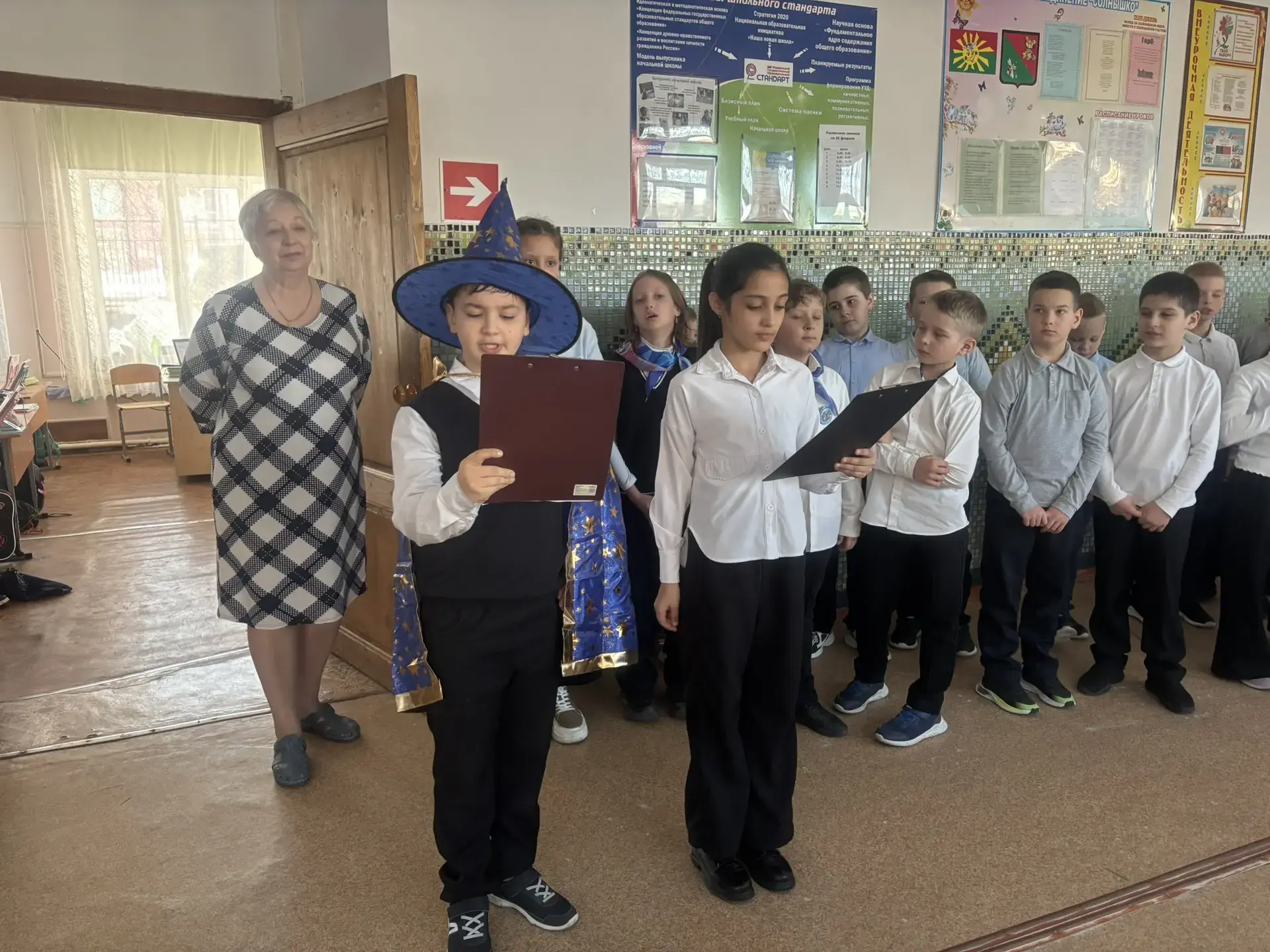 📖✨ Добро пожаловать в мир оживших страниц!  С 23 марта в нашей начальной школе воцарилась настоящая 