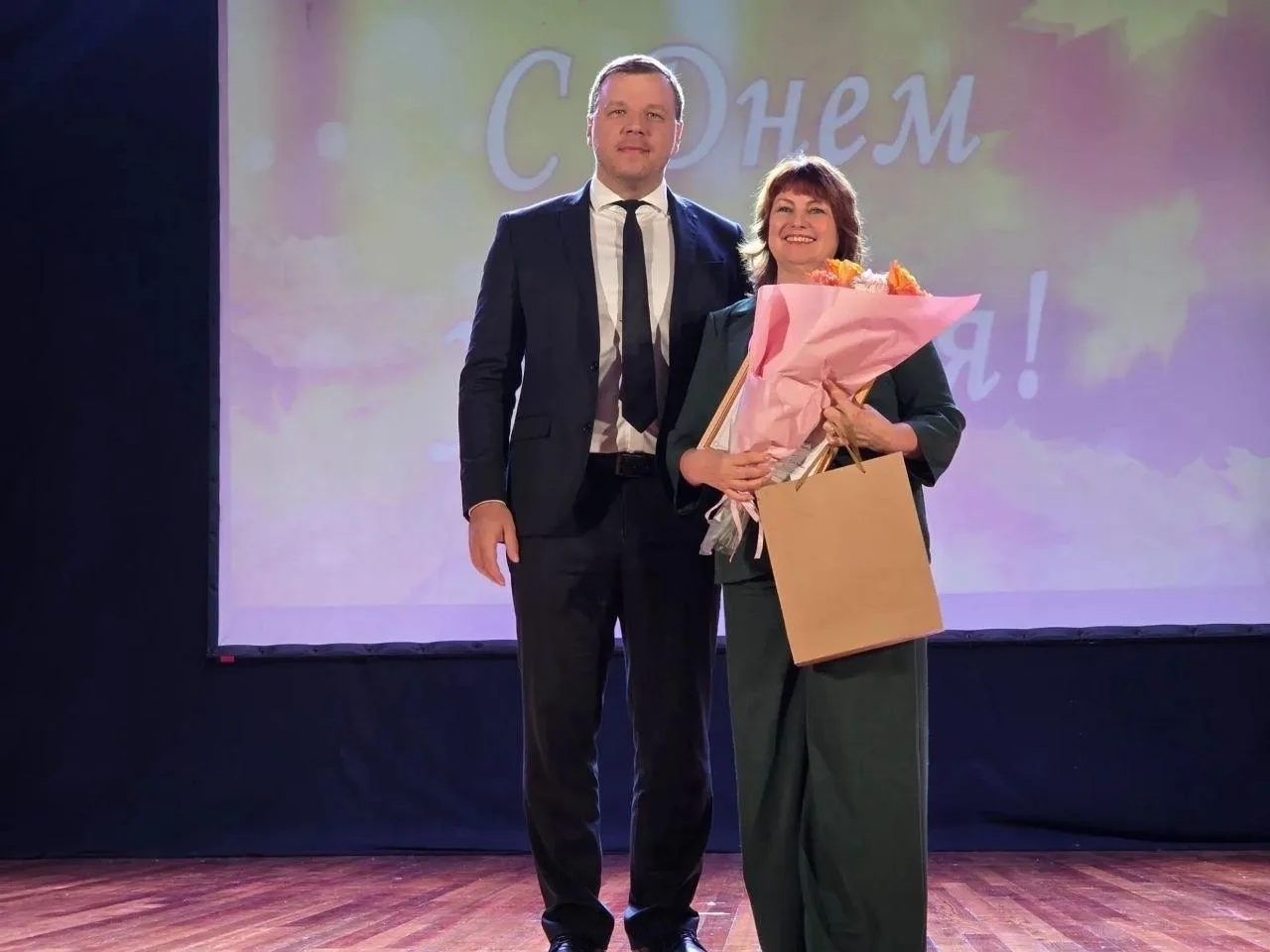 🏆 Педагогов Туапсинского округа наградили накануне Дня учителя.
