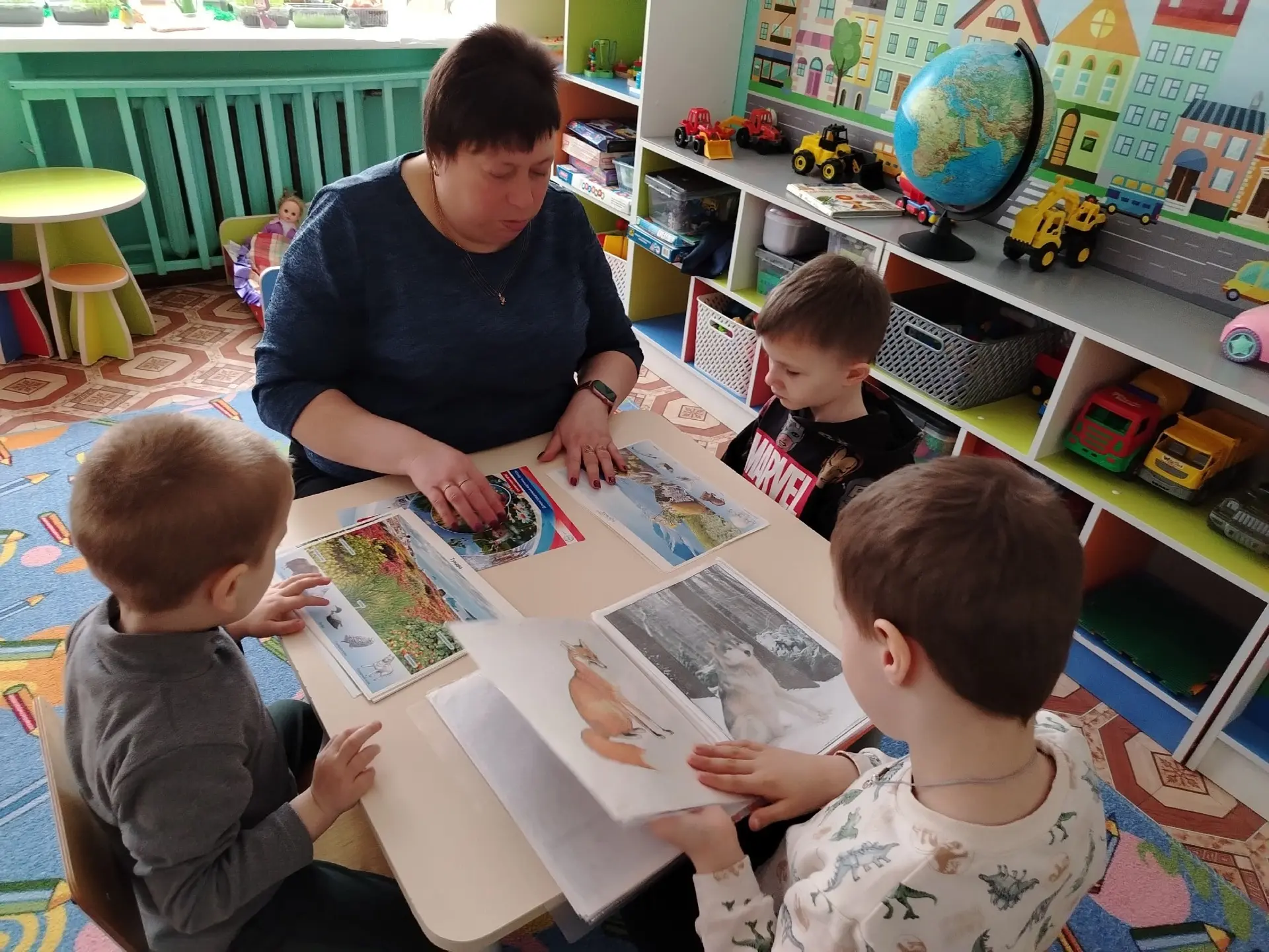 "День земли в детском саду" 

22 апреля - День Земли!
Землю нужно охранять, всячески оберегать,
Горы