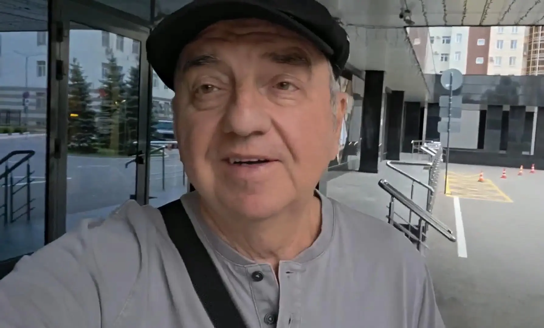 «У города есть свое лицо и настроение»: лидер группы «Чайф» Владимир Шахрин снял на видео прогулку п