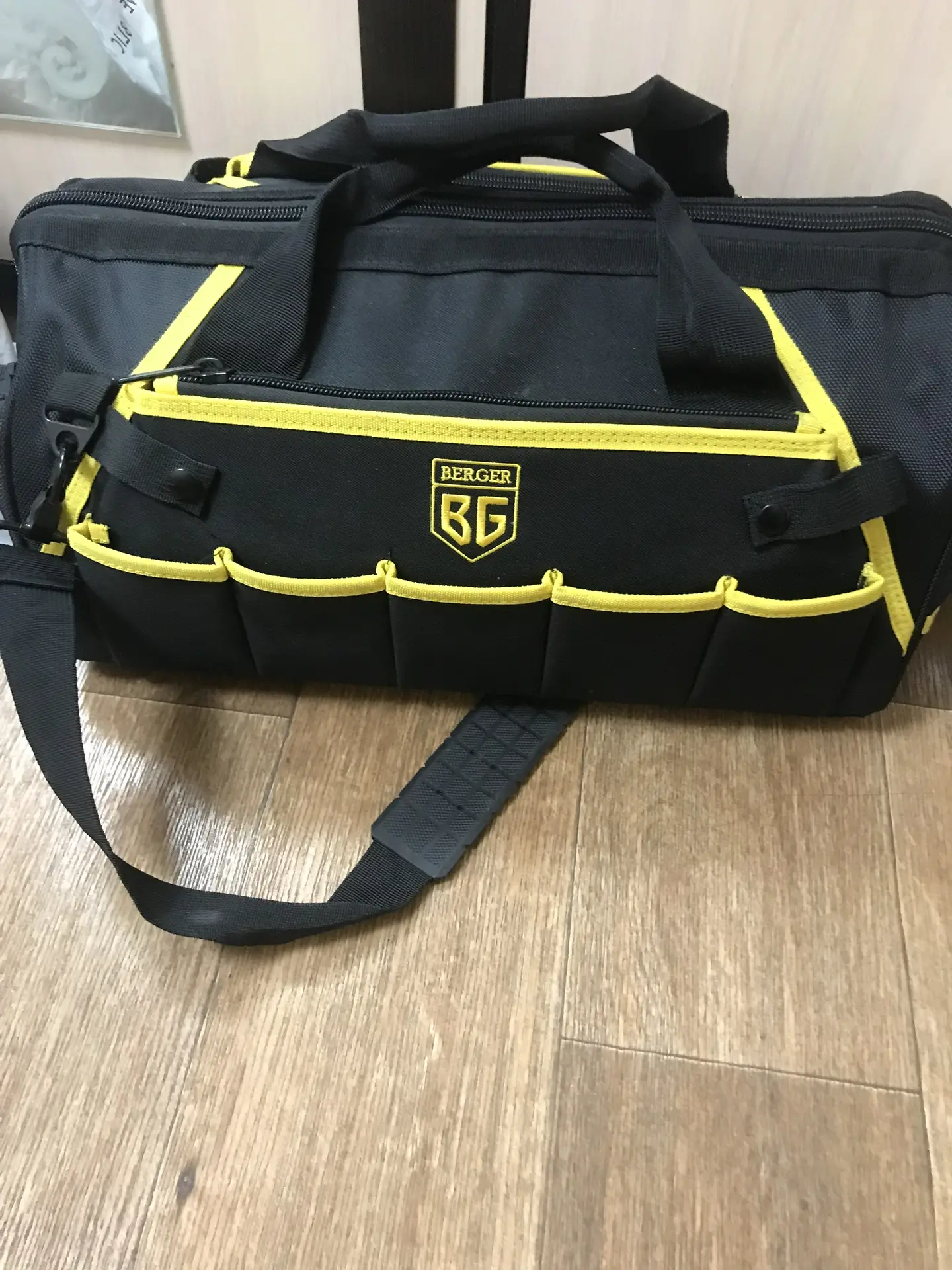 Сумка для инструмента новая, Германия-3500₽, тел 89324092086
