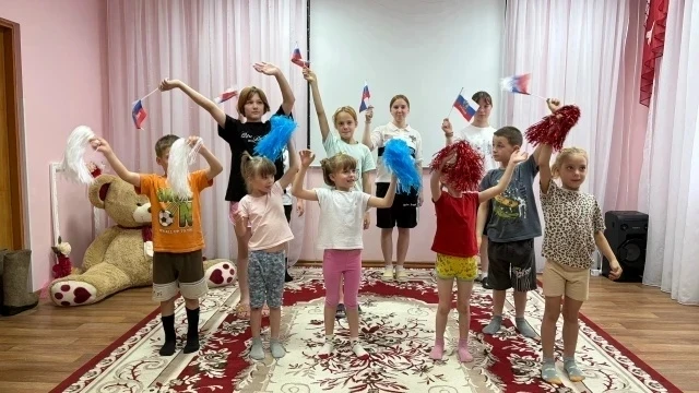 В День России в нашем центре состоялись весёлые эстафеты «Россия спортивная»🏆

Ловкость, скорость, 