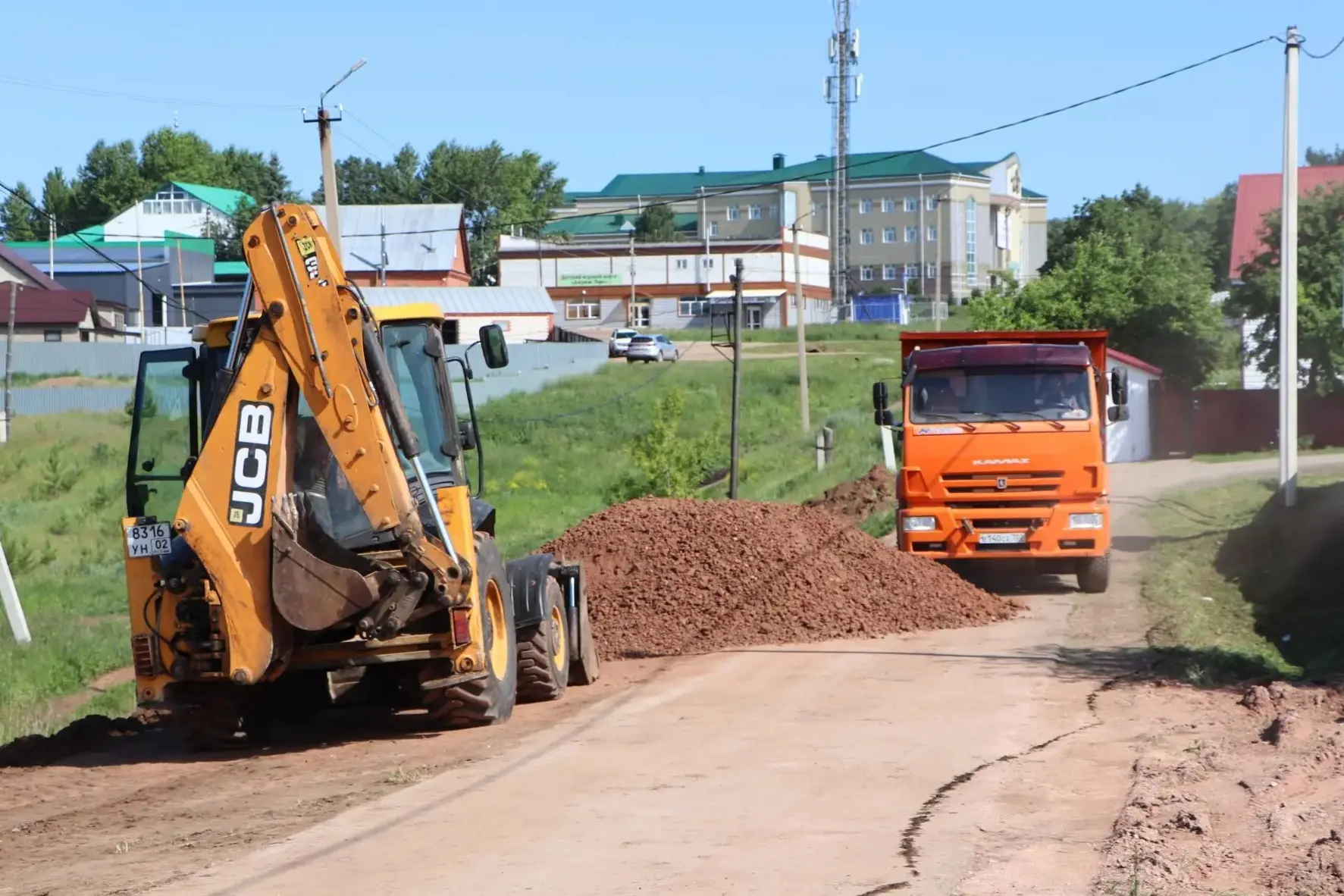 ✅Продолжаем благоустройство райцентра!

Приступили к обустройству «тропы здоровья» от автовокзала до