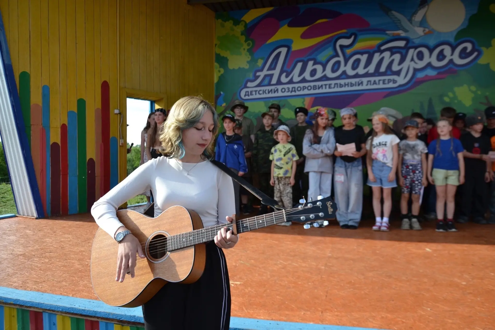 Это было круто! Как прошло открытие смены в «Альбатросе» 🎸🌟

Погода радовала — солнечно и тепло. А