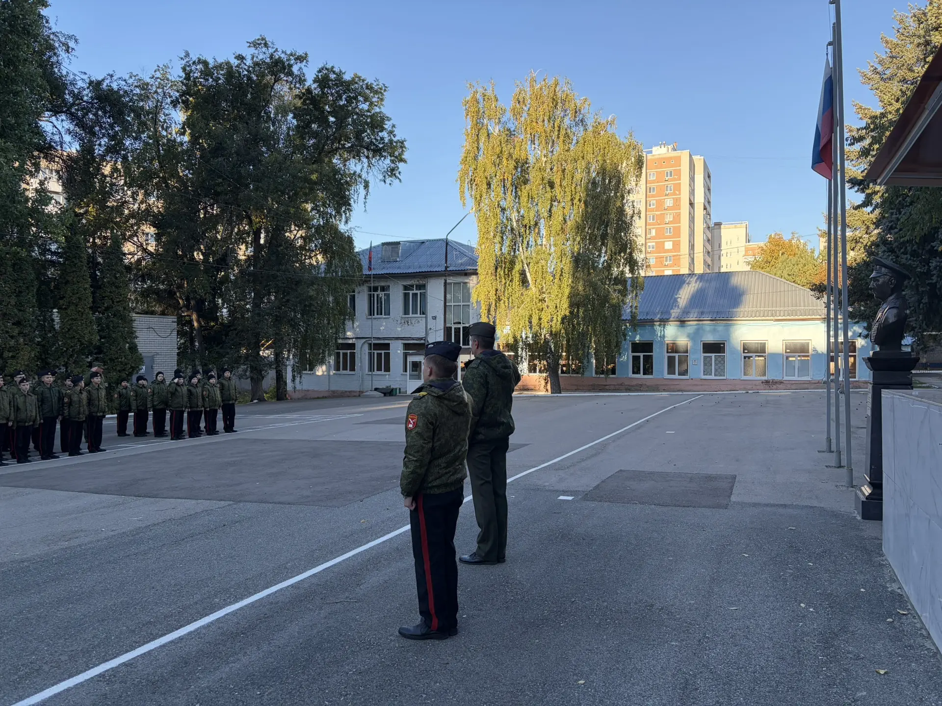 🎉 Сегодня в нашей школе прошла традиционная линейка — и она задала отличный тон всей н...