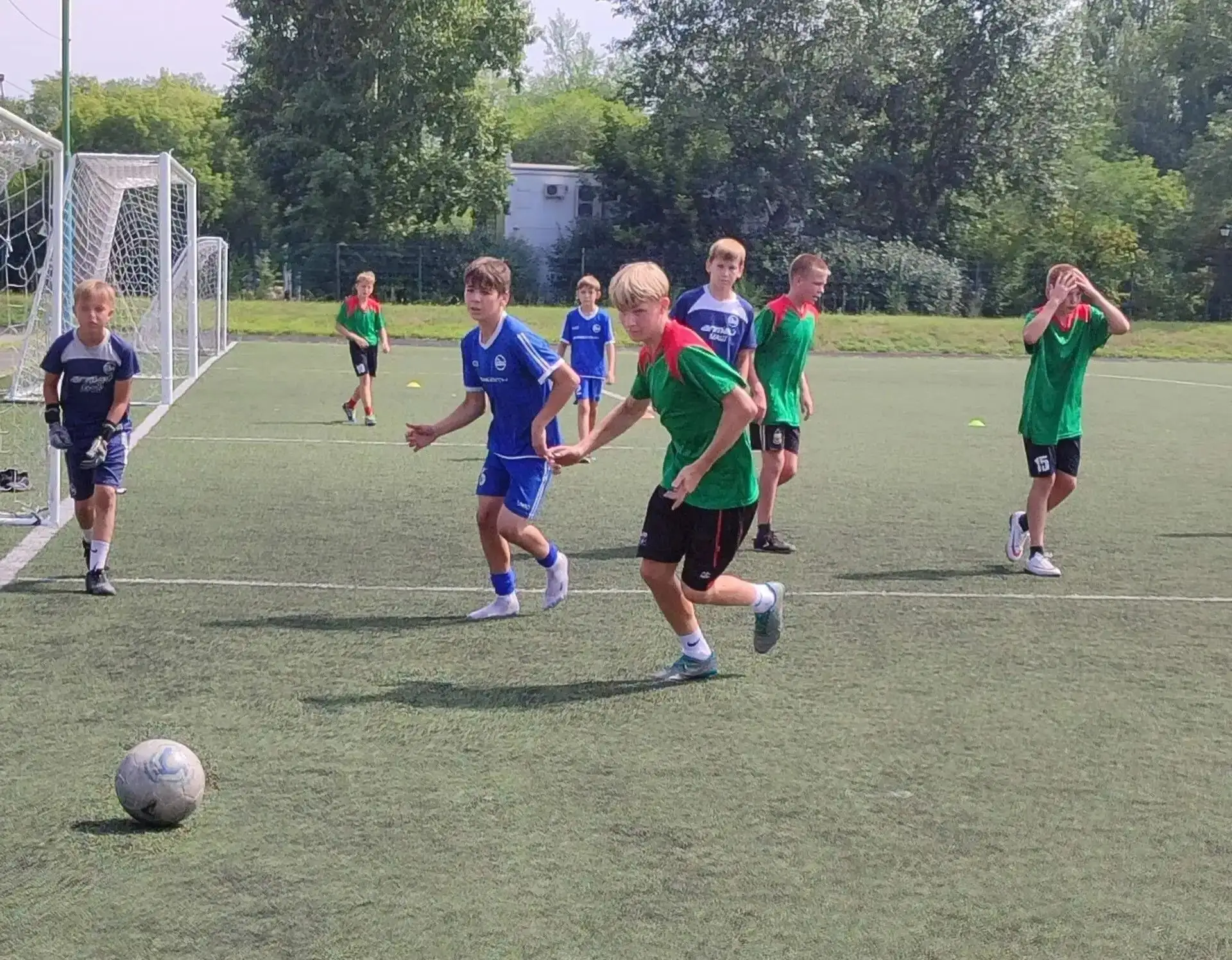 ⚽ Нескучные каникулы
🏟️ 29 июля на стадионе «Локомотив» прошел турнир по дворовому футболу 6х6. В с