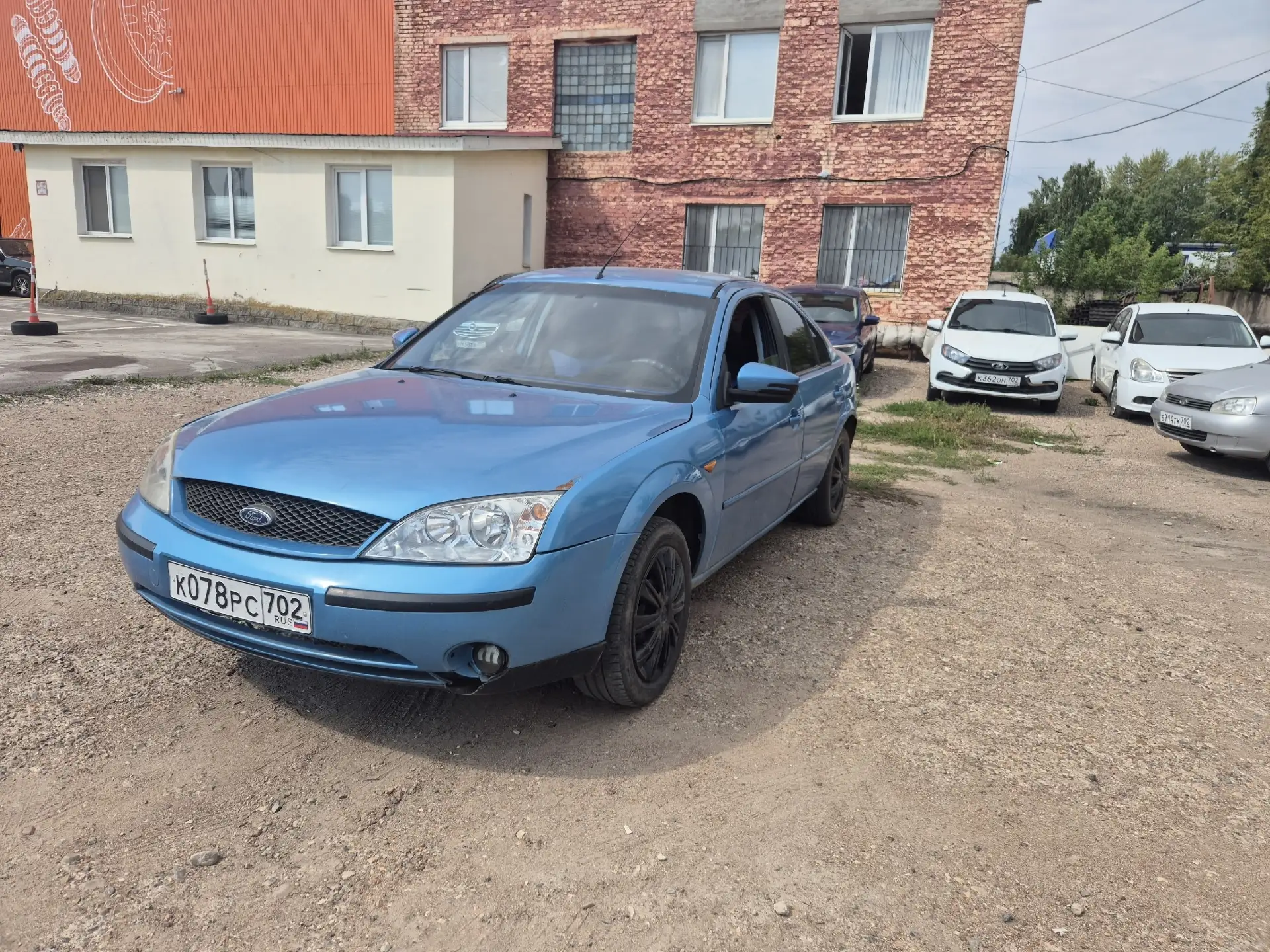 Продам 2002 года. Цена 200тыс. Рассмотрю обмен на универсал