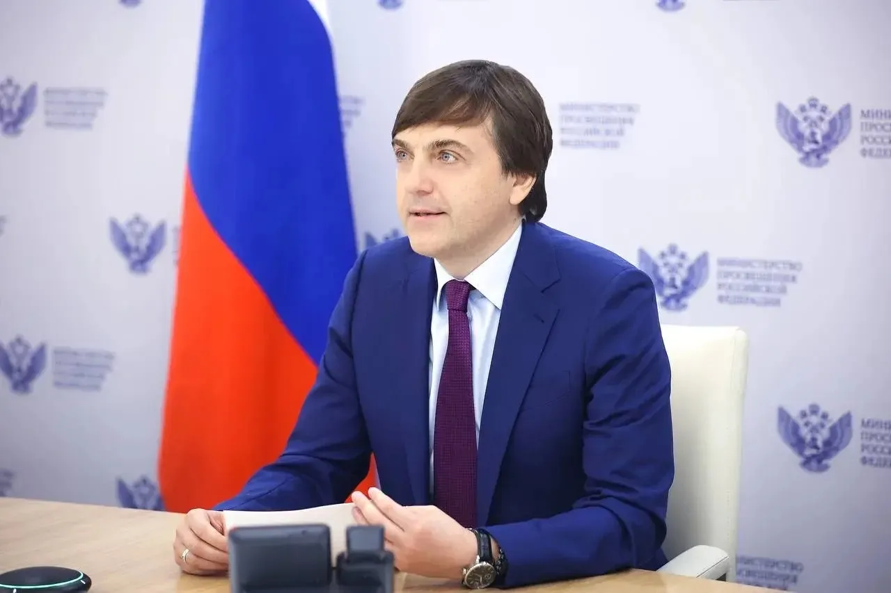 Сергей Кравцов поздравил россиян с Днем русского языка