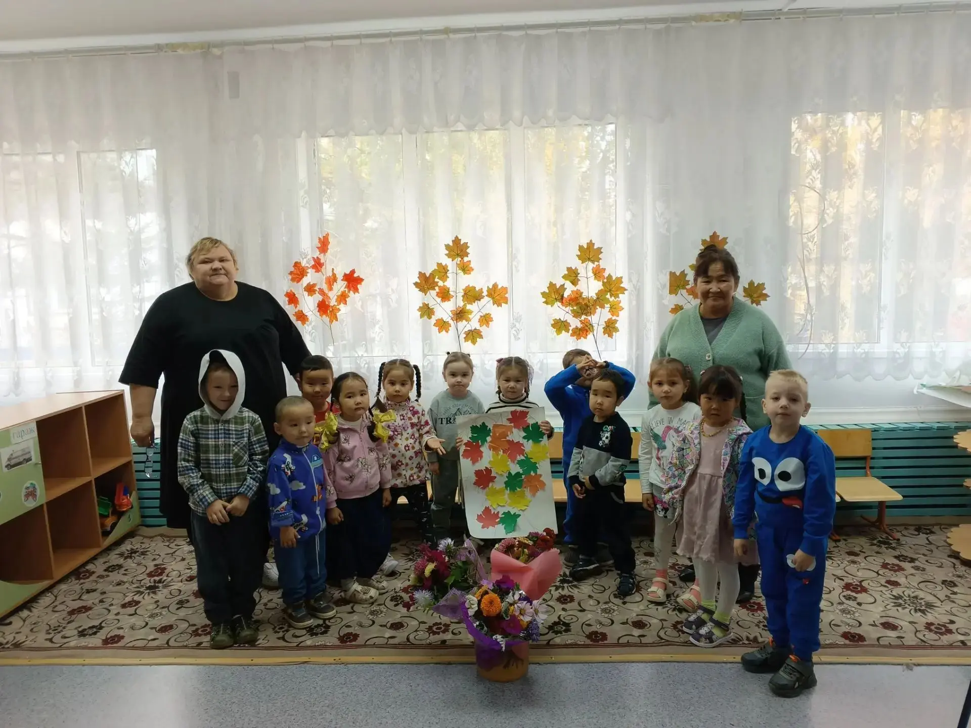 Сегодня провели Досуг " А вот и мы "