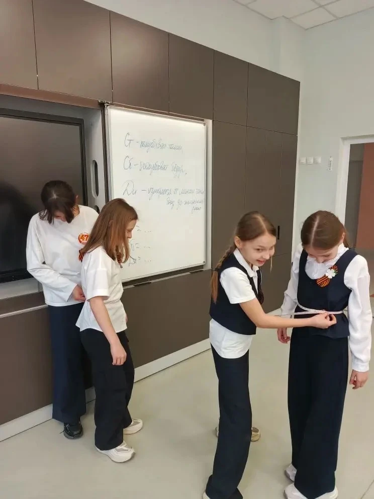 🔨 Уроки труда: школа жизни для наших учеников!🧵✂️  Уроки труда (технологии) — это не просто занятия,