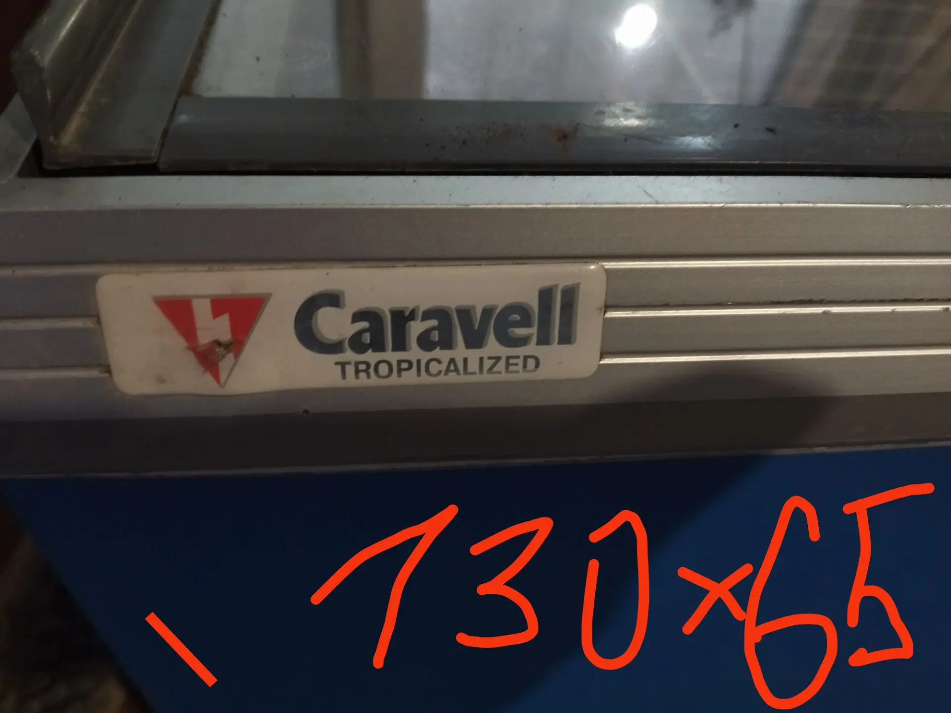Продаю морозильный ларь. 25000 руб. +79181587188.  Самовывоз