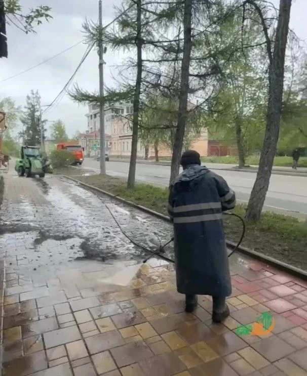 В минувшие сутки были задействованы в дневную смену 26 единицы спецтехники, в ночную –47