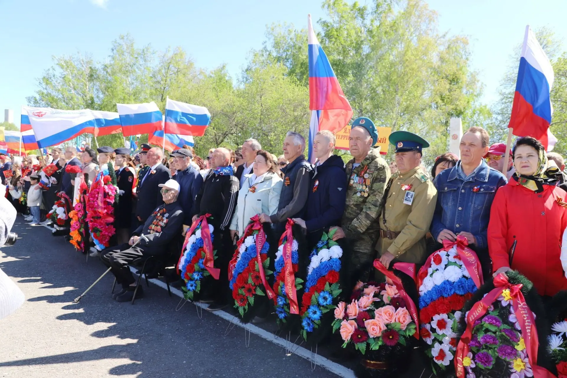День Победы - был и остается дорогим для каждого праздником, объединяющим все поколения...