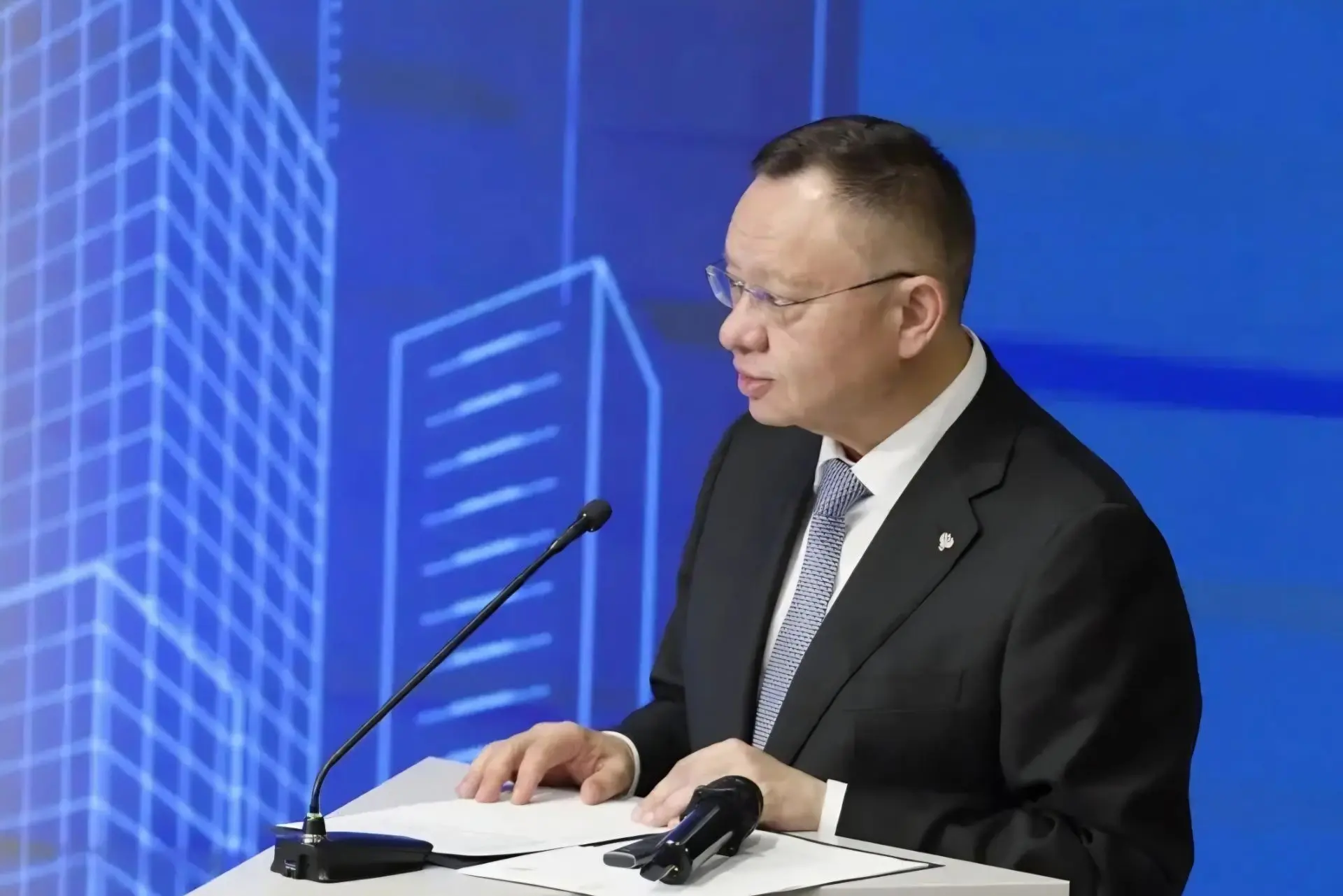 Глава Минстроя России Ирек Файзуллин выступил на конференции, посвященной 30-летию ФАУ ...