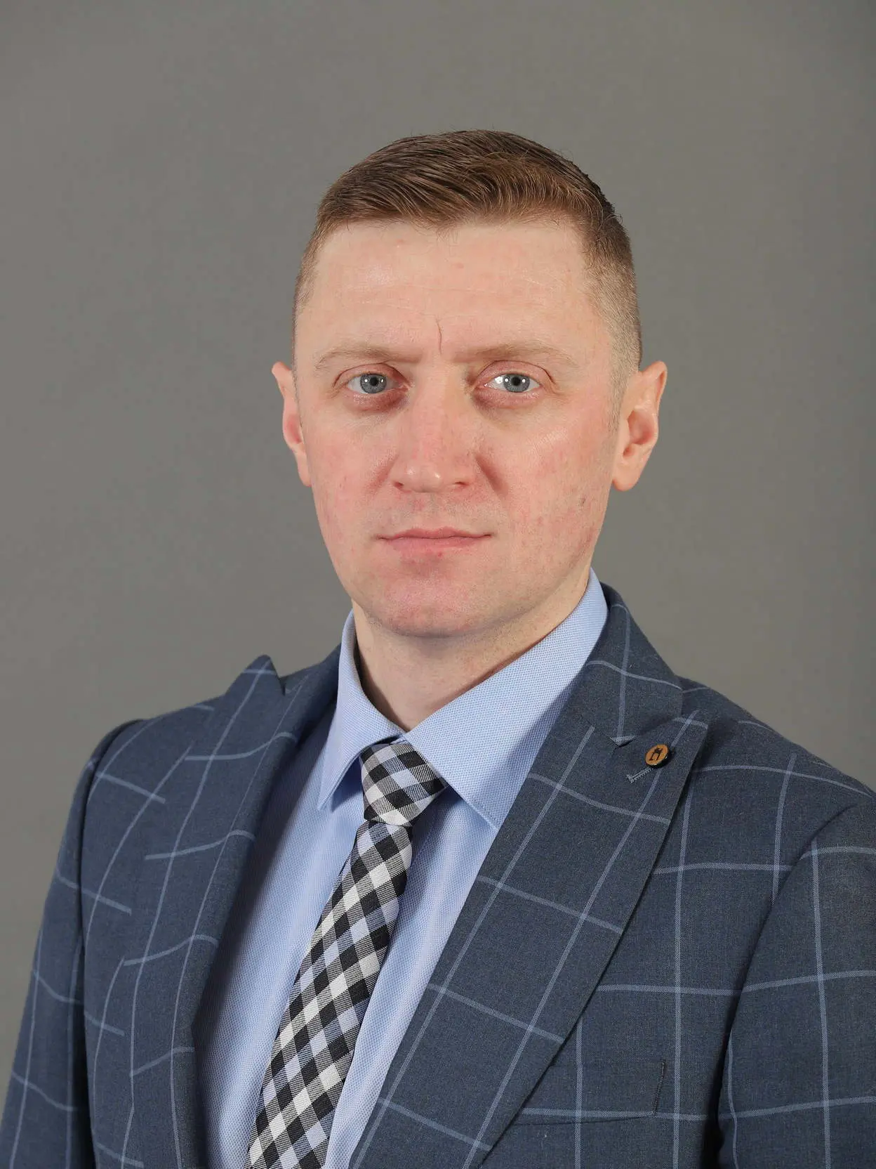 Как попасть на личный прием к депутату? Публикуем графики личных приемов и телефоны для...