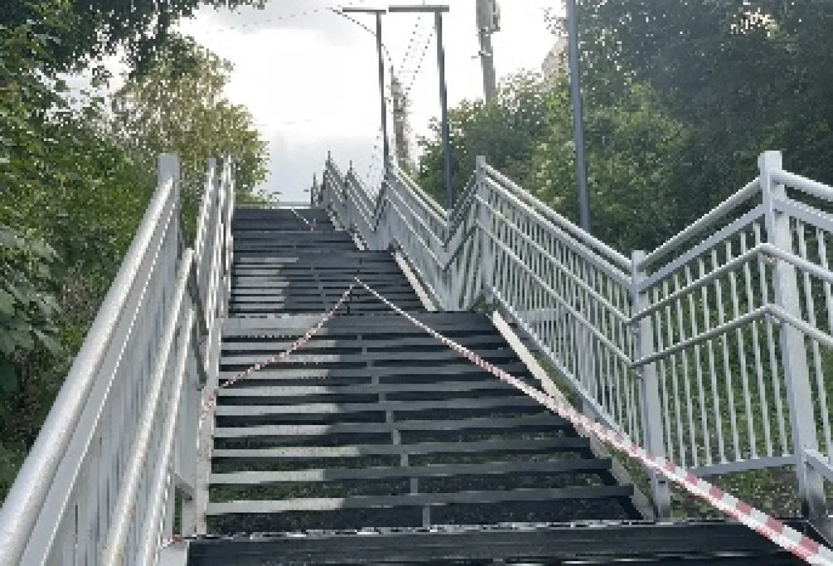В Липецке лестницу на улице Толстого перекрашивают в чёрный цвет
https://newslipetsk.ru/fn_1884864.h