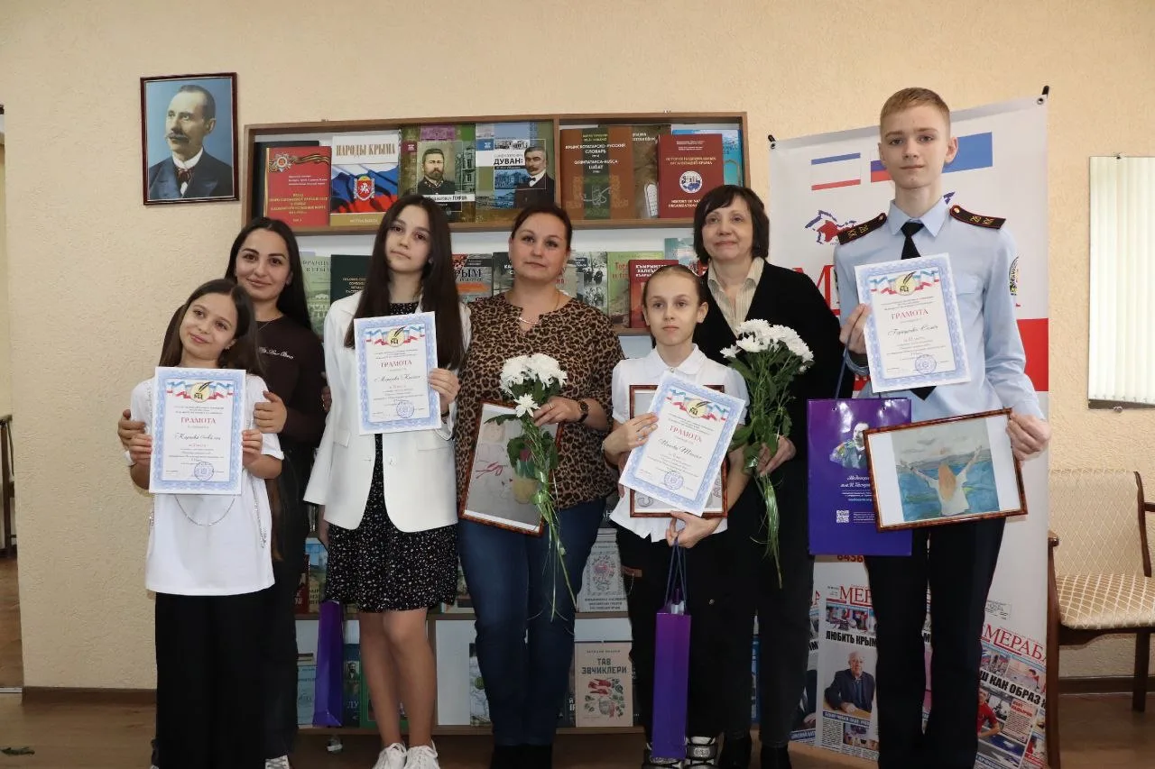 🎨🥇 Наши ученики вновь покорили сердца жюри и зрителей!  Поздравляем наших талантливых художников: 🌟 