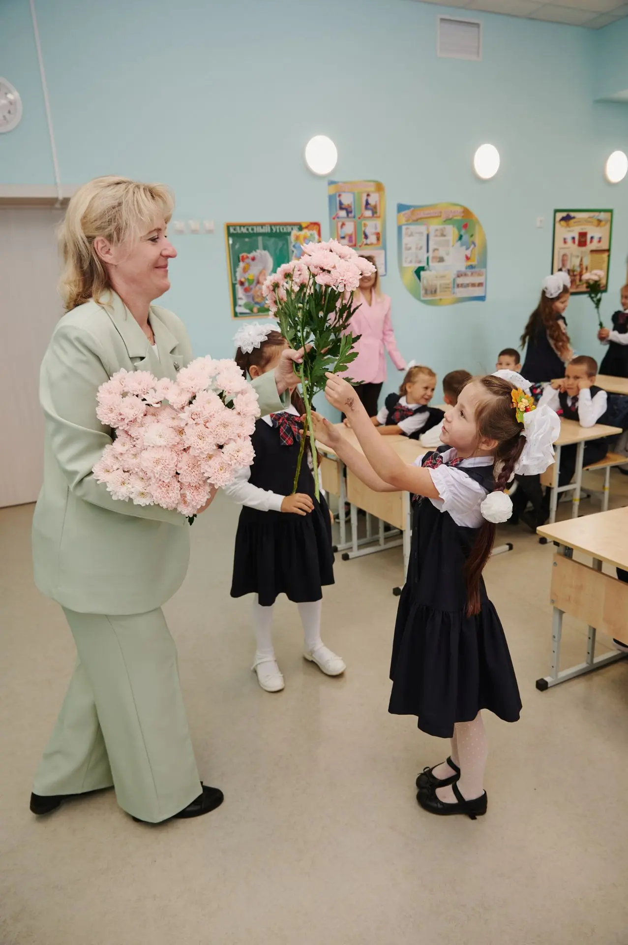 С ДНЕМ УЧИТЕЛЯ! 🔔