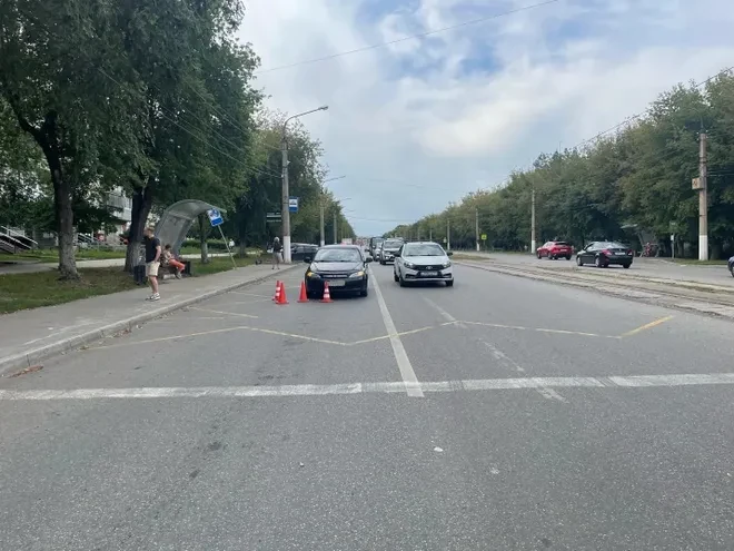 В Магнитогорске автоледи покинула место ДТП после наезда на пенсионерку, вышедшую из тр...
