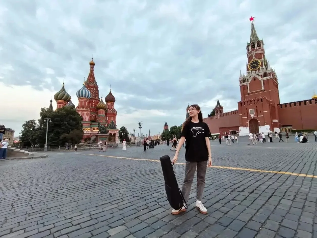 От Новороссийска до Москвы: скрипачка вошла в состав оркестра Башмета.
